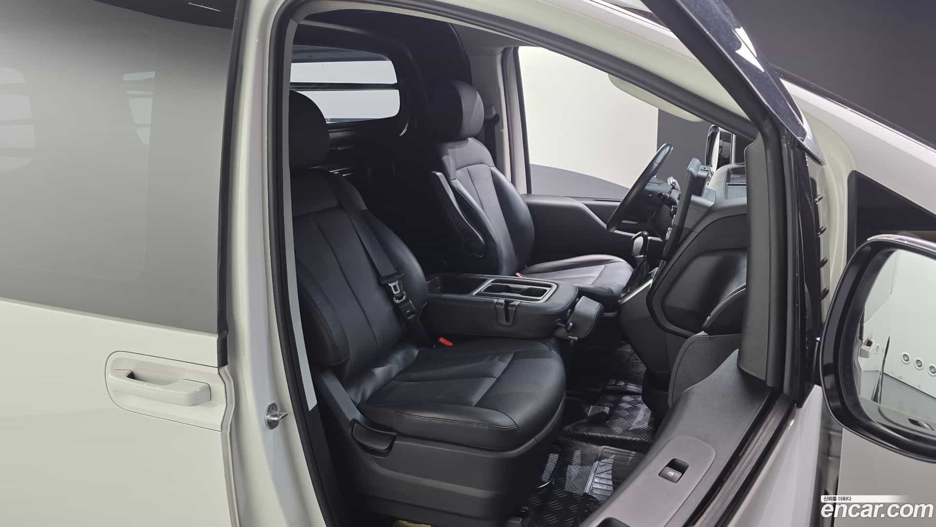 Staria Hyundai 2023.3-OPTION-016