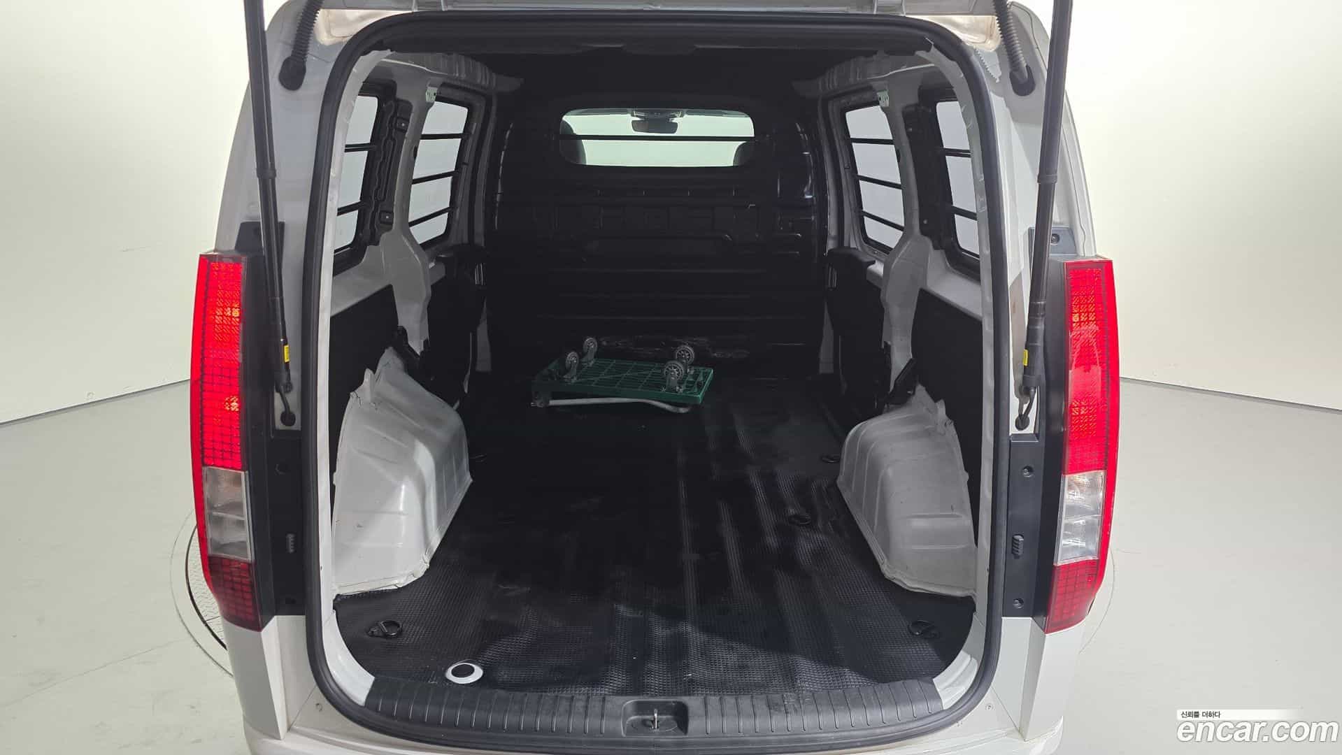 Staria Hyundai 2023.3-OPTION-024