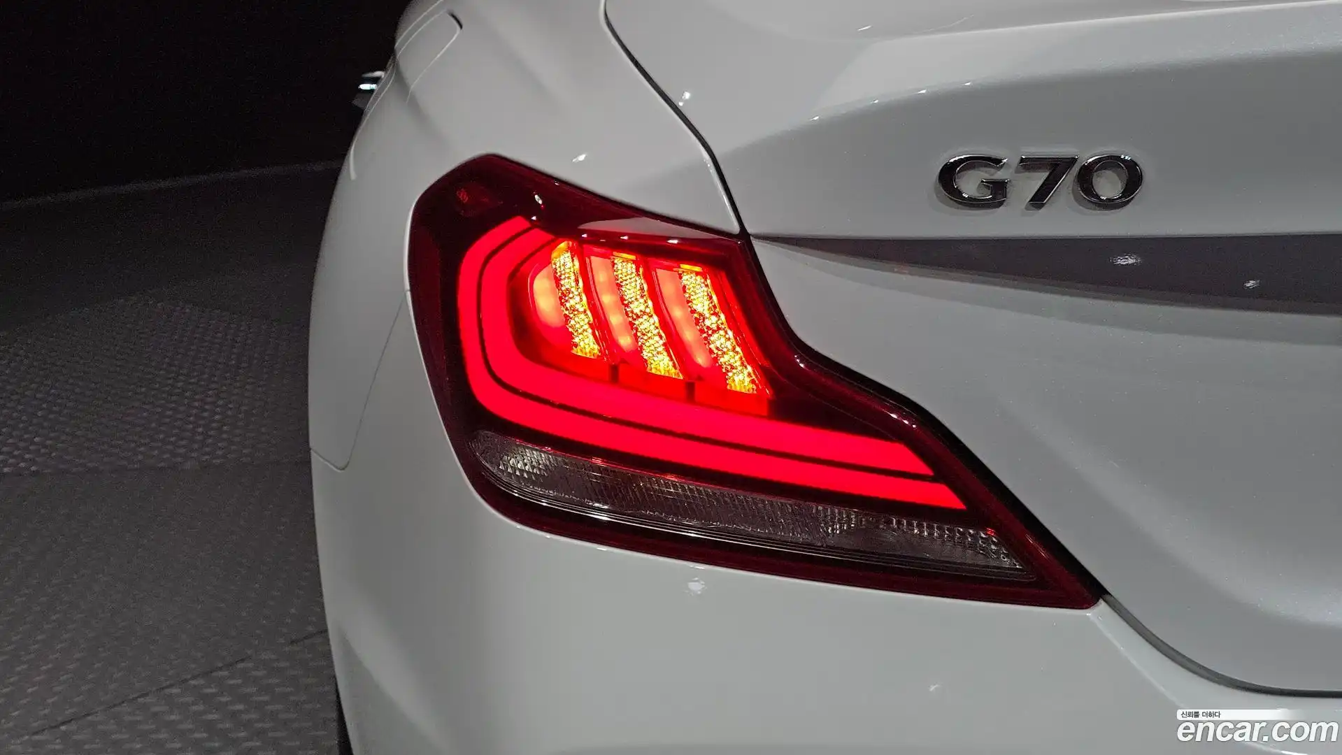 G70 Genesis 2017.10-OUTER-033