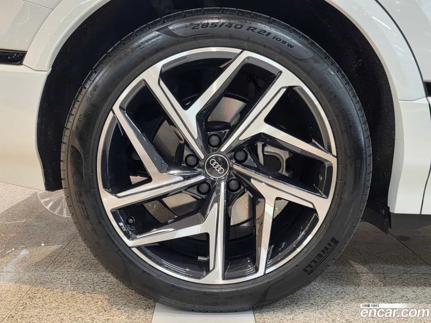 Q6 e-tron Audi 2025.7-OUTER-005