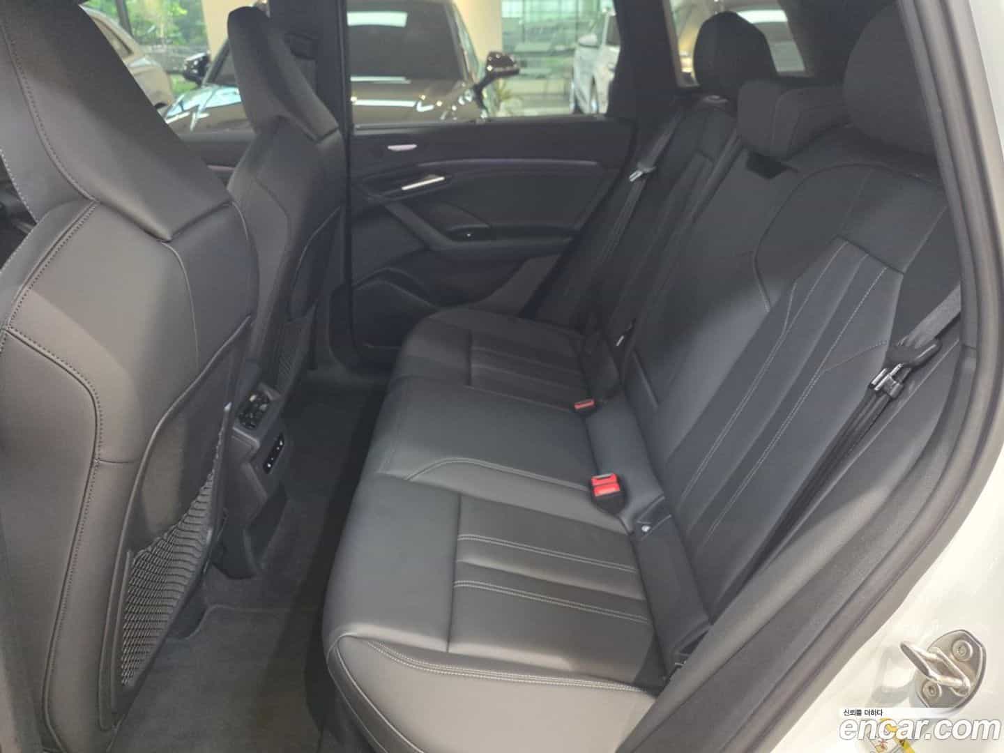Q6 e-tron Audi 2025.7-OPTION-015