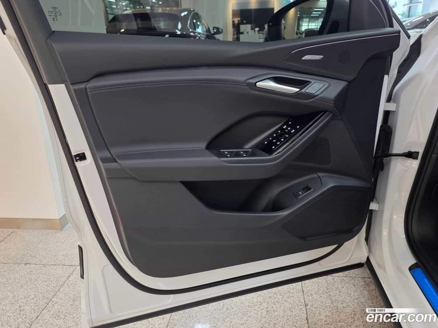Q6 e-tron Audi 2025.7-OPTION-018