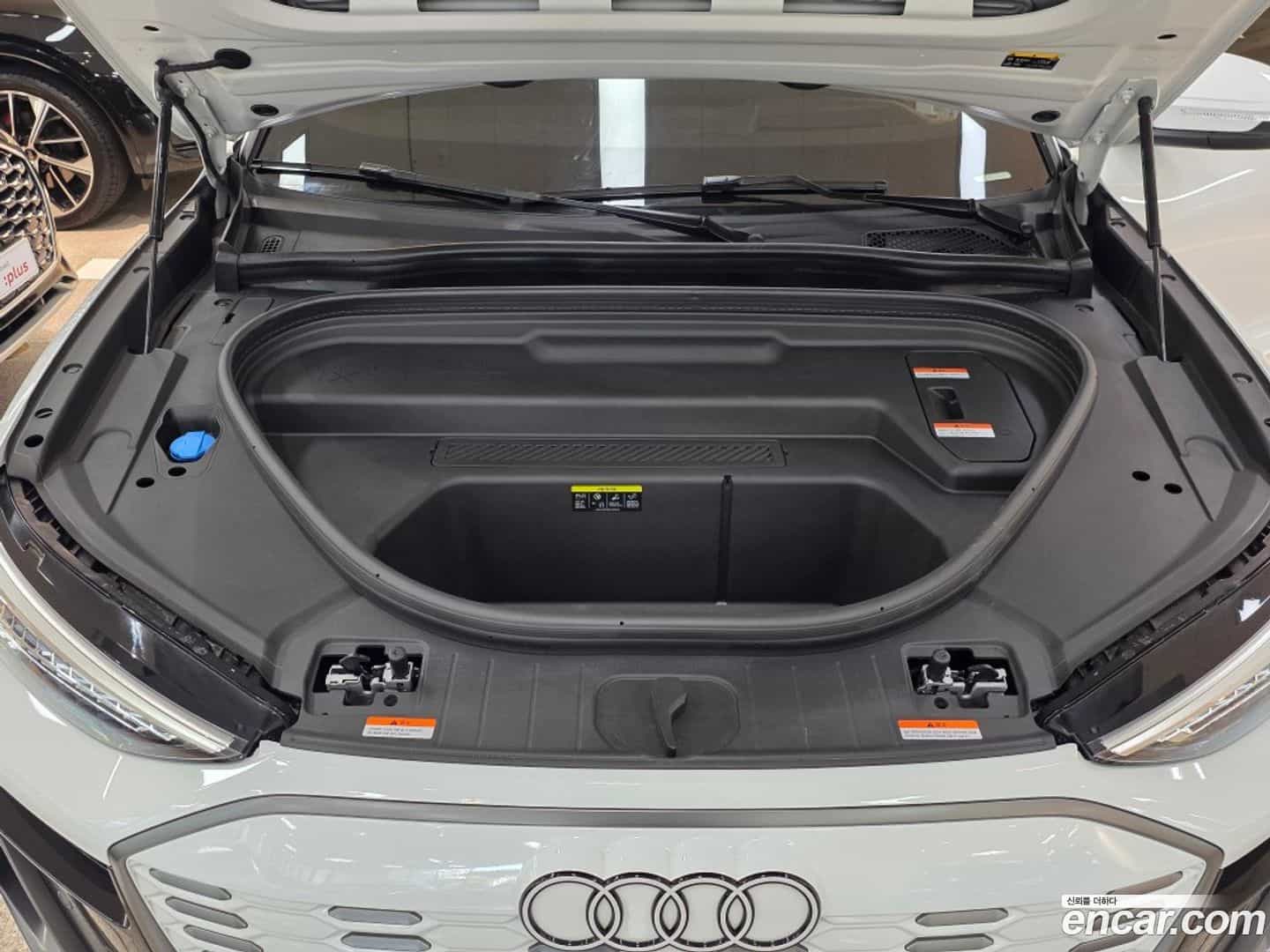 Q6 e-tron Audi 2025.7-OPTION-020