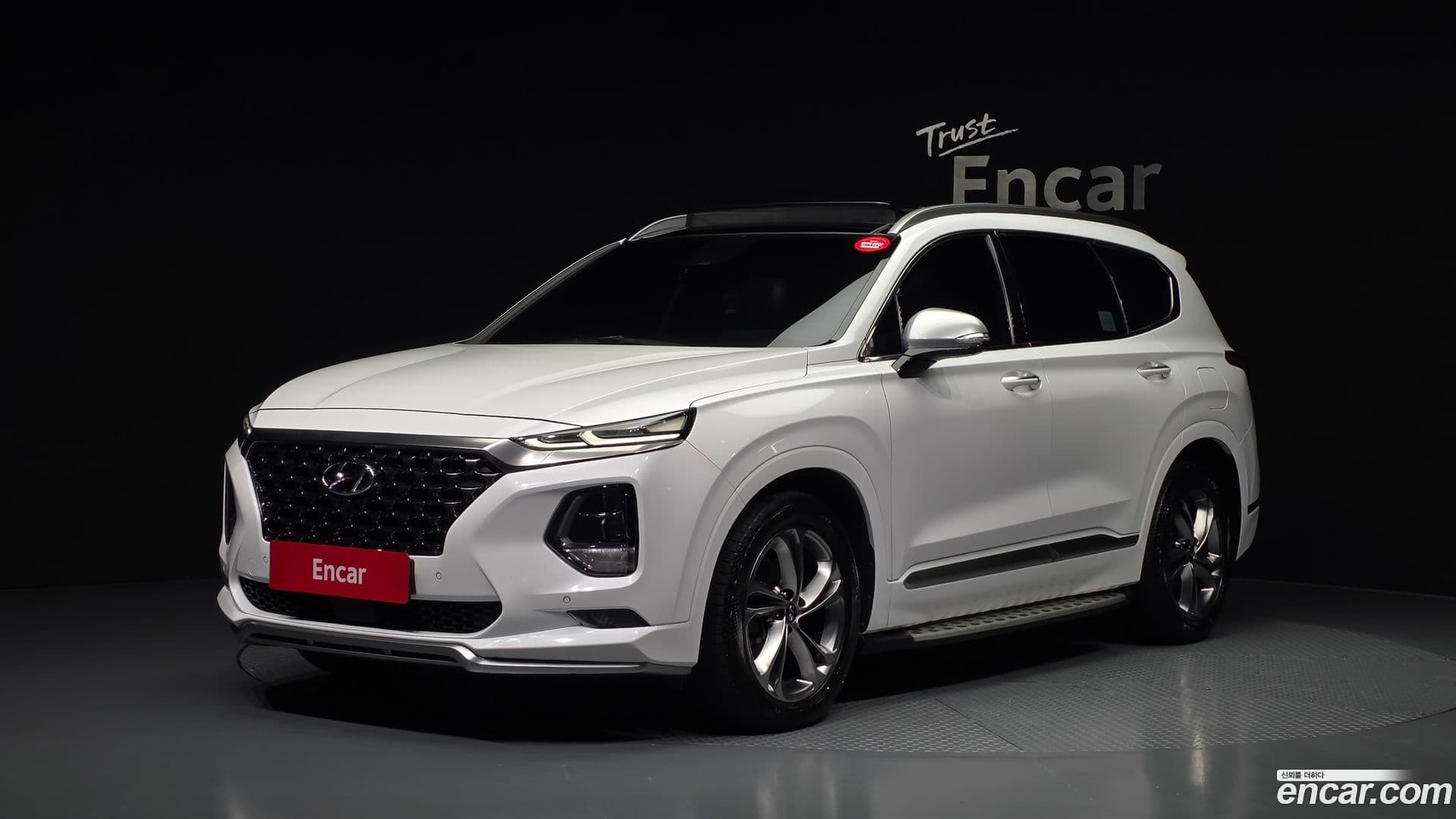 Main__Slider__Photo:Santafe Hyundai 2018.8-0