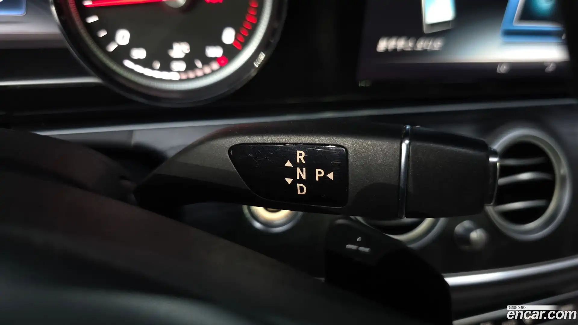 E-Class Mercedes-Benz 2017.1-INNER-009