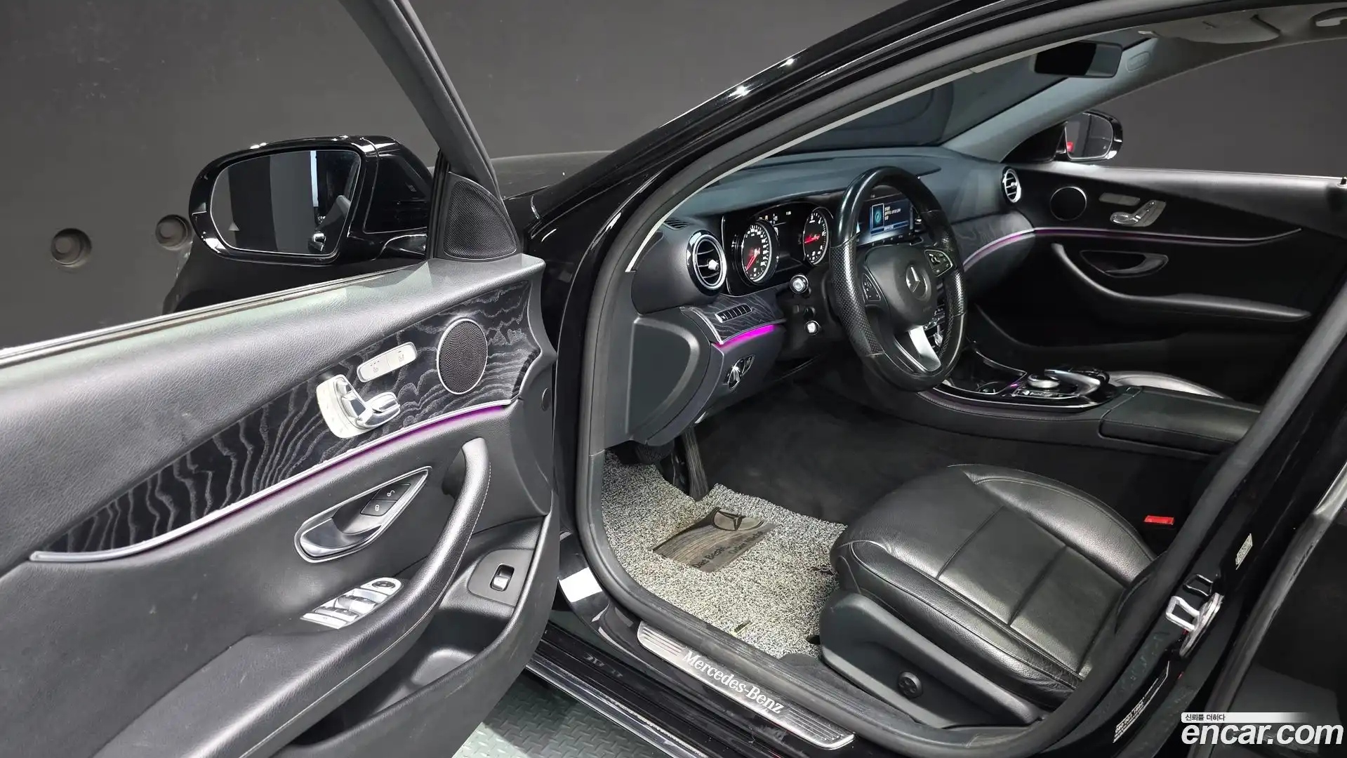 E-Class Mercedes-Benz 2017.1-INNER-010