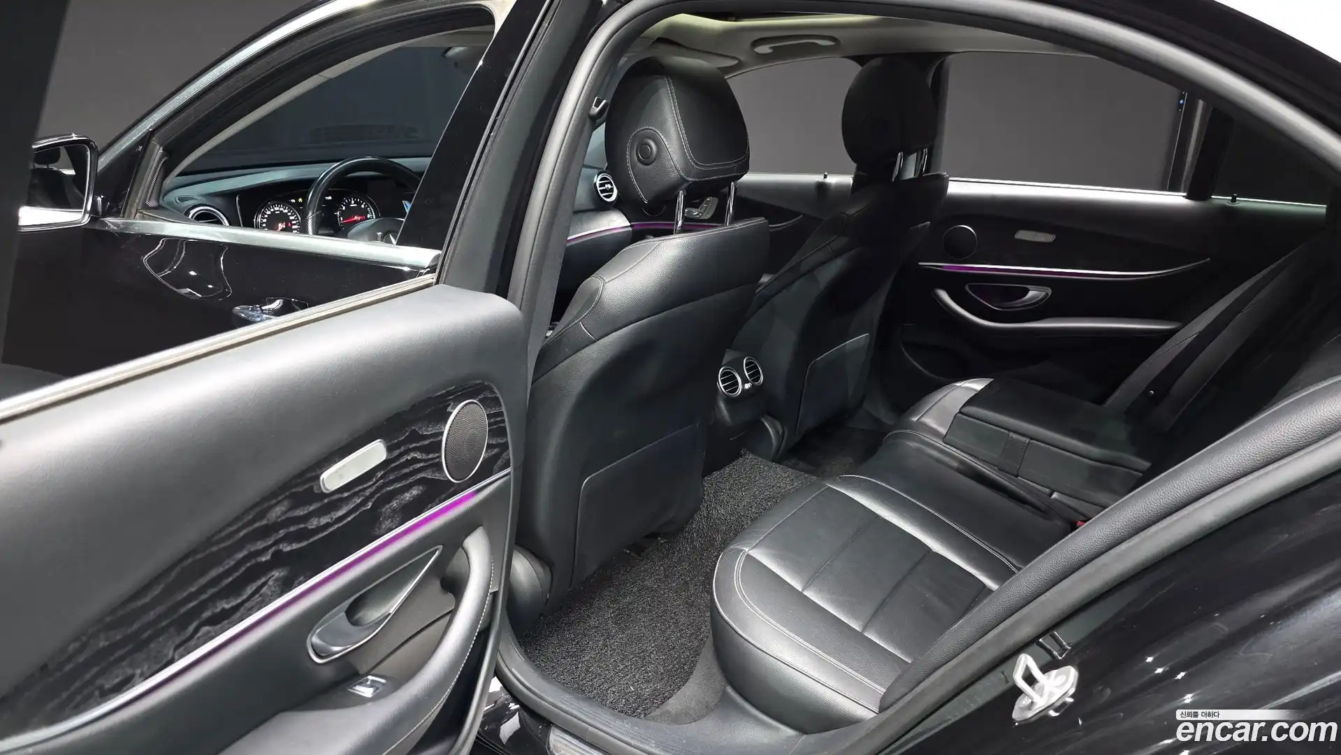 E-Class Mercedes-Benz 2017.1-OPTION-016