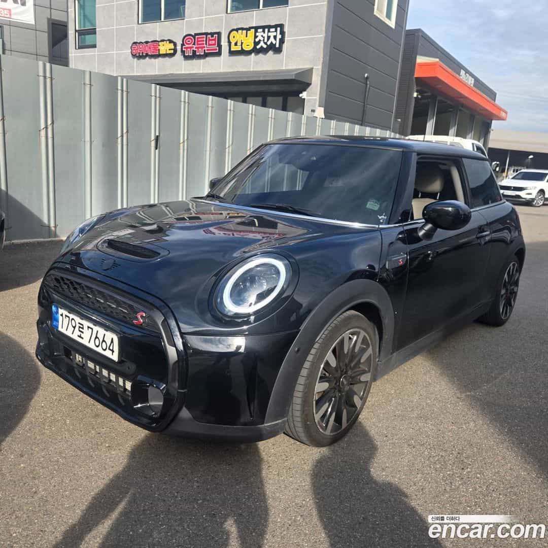 Cooper Mini 2022.8-OUTER-001