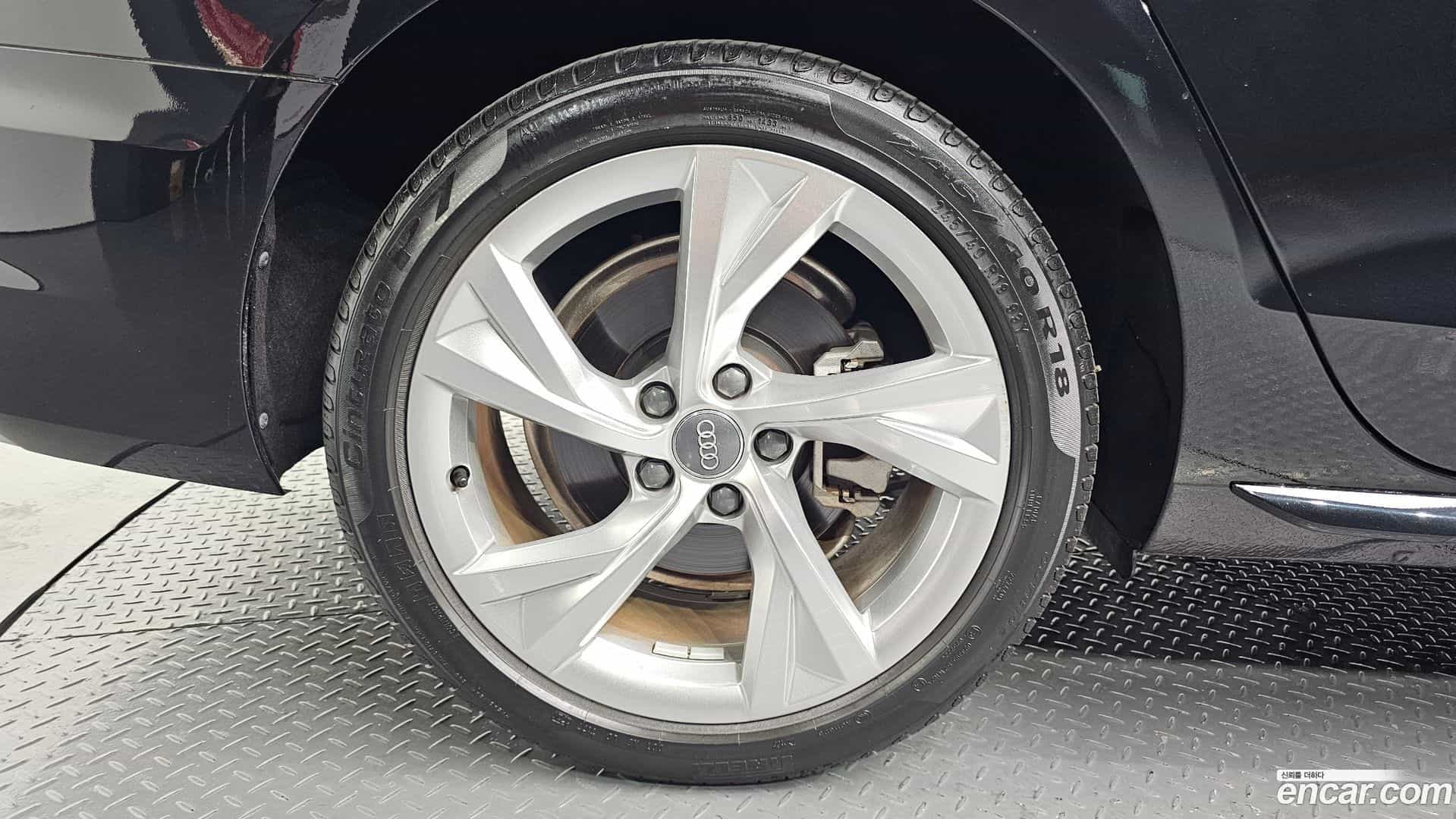 A4 Audi 2021.9-OUTER-005