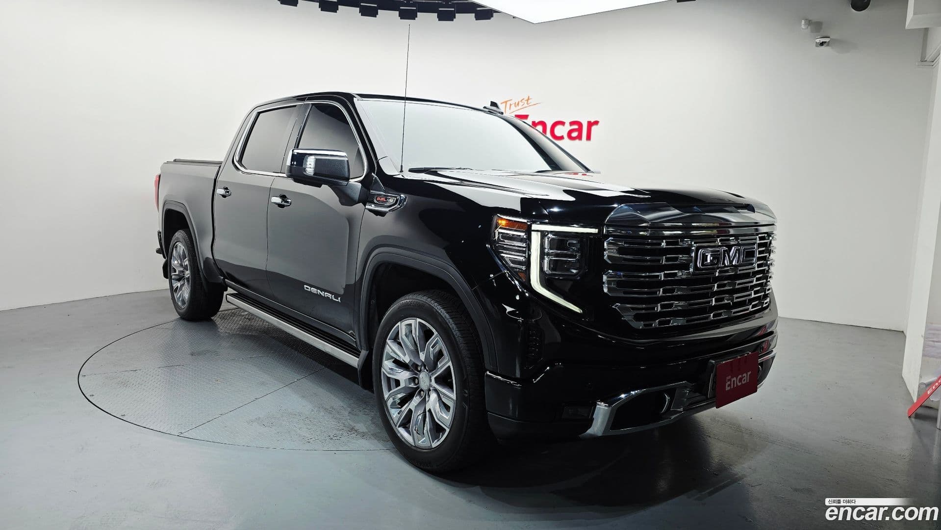 Main__Slider__Photo:Sierra GMC 2023.4-0