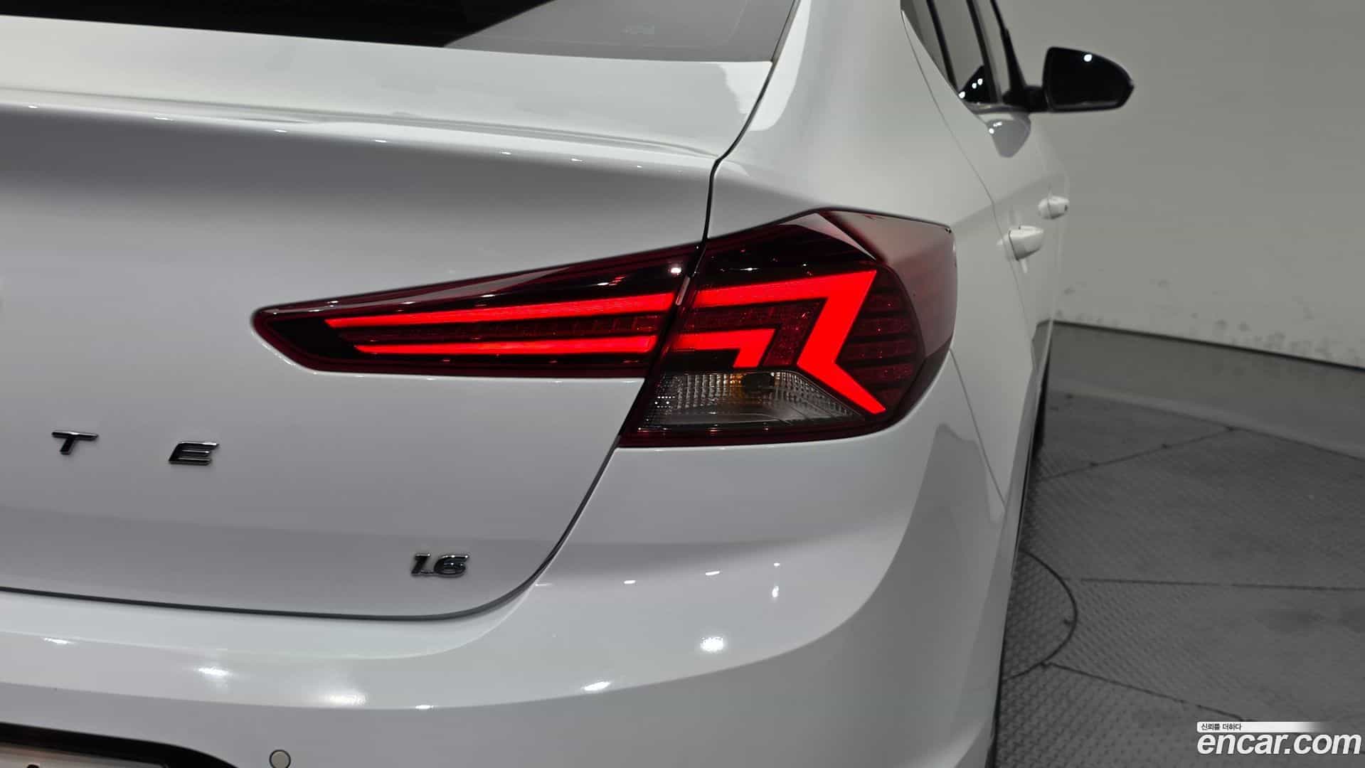 AVANTE Hyundai 2019.5-OUTER-033