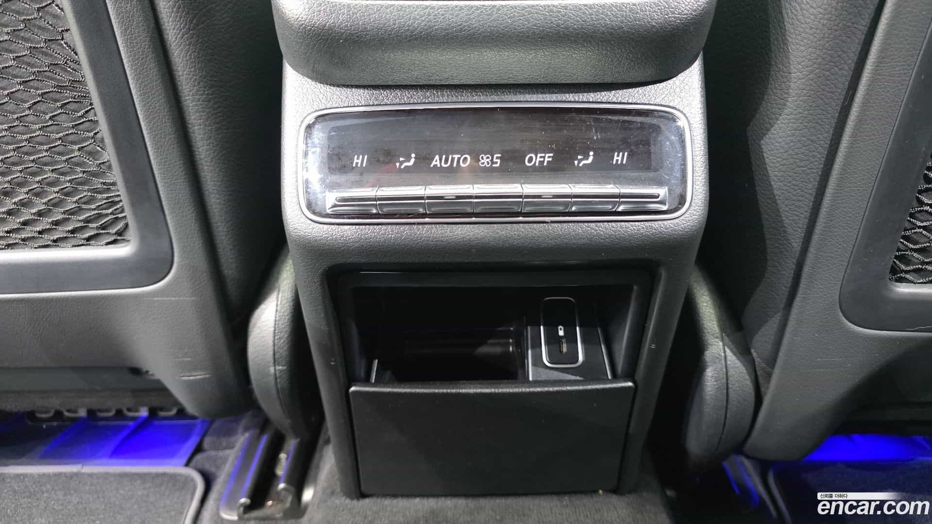 GLE-Class Mercedes-Benz 2021.1-OPTION-044