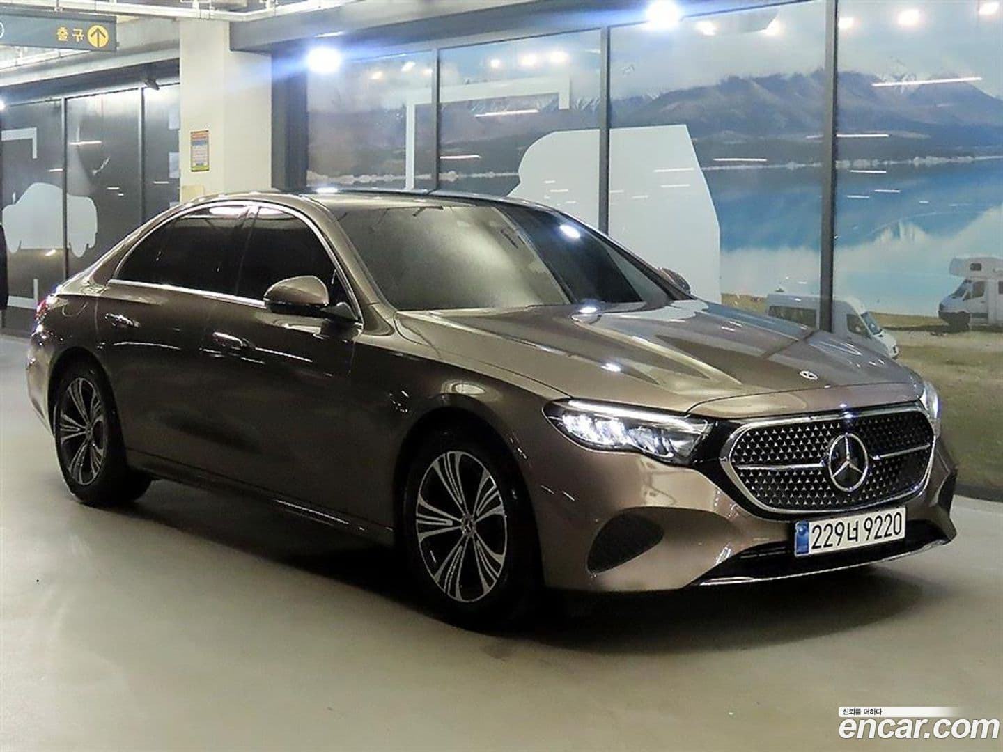 Main__Slider__Photo:E-Class Mercedes-Benz 2025.2-0