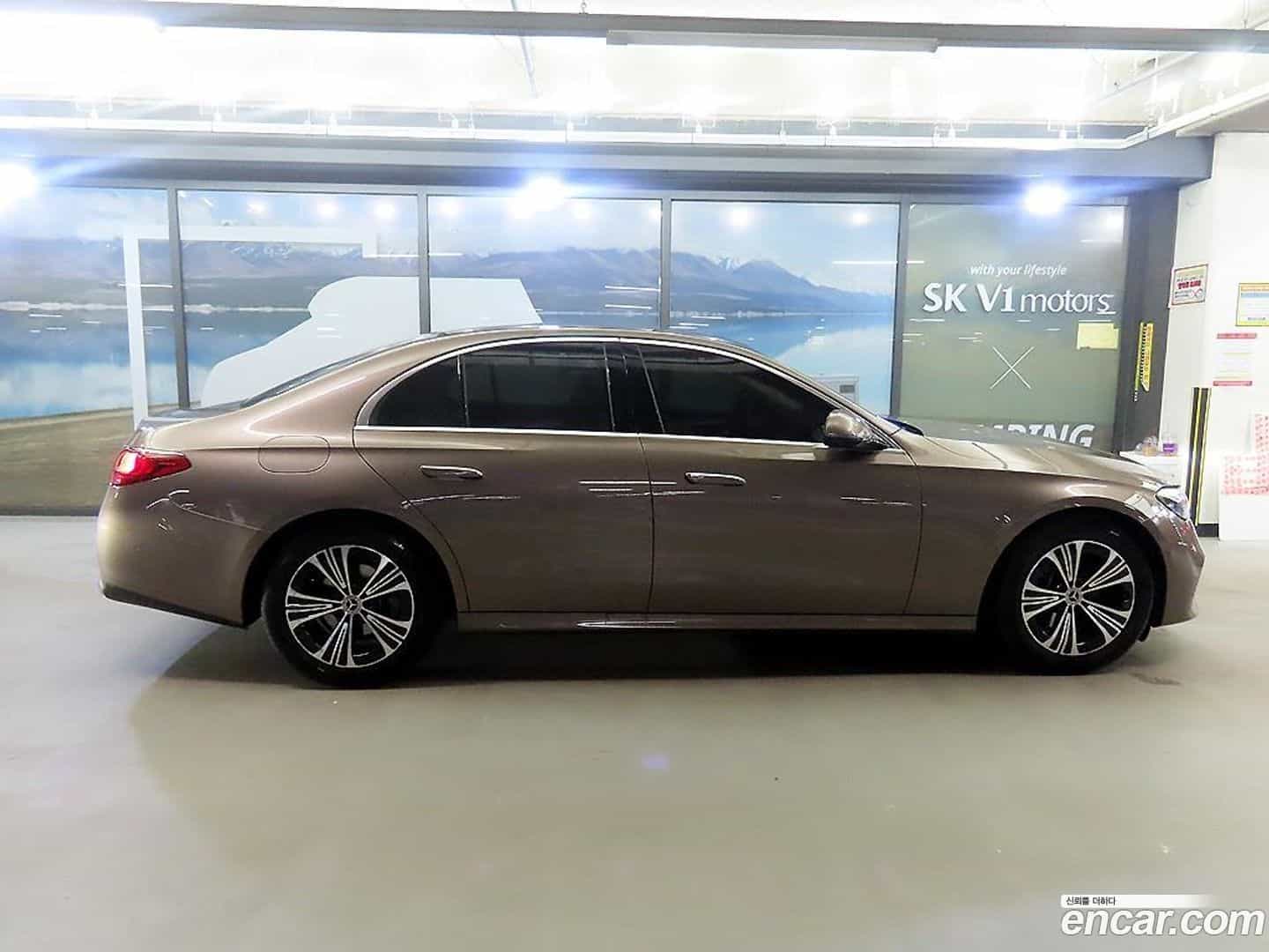 E-Class Mercedes-Benz 2025.2-OUTER-003