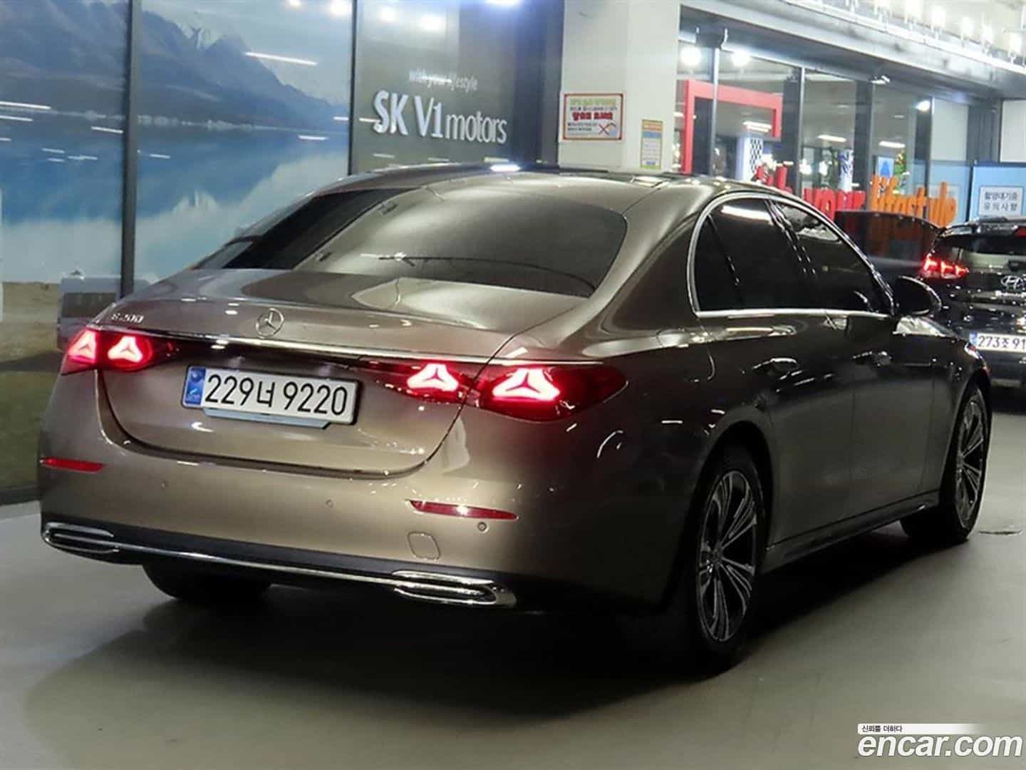E-Class Mercedes-Benz 2025.2-OUTER-004