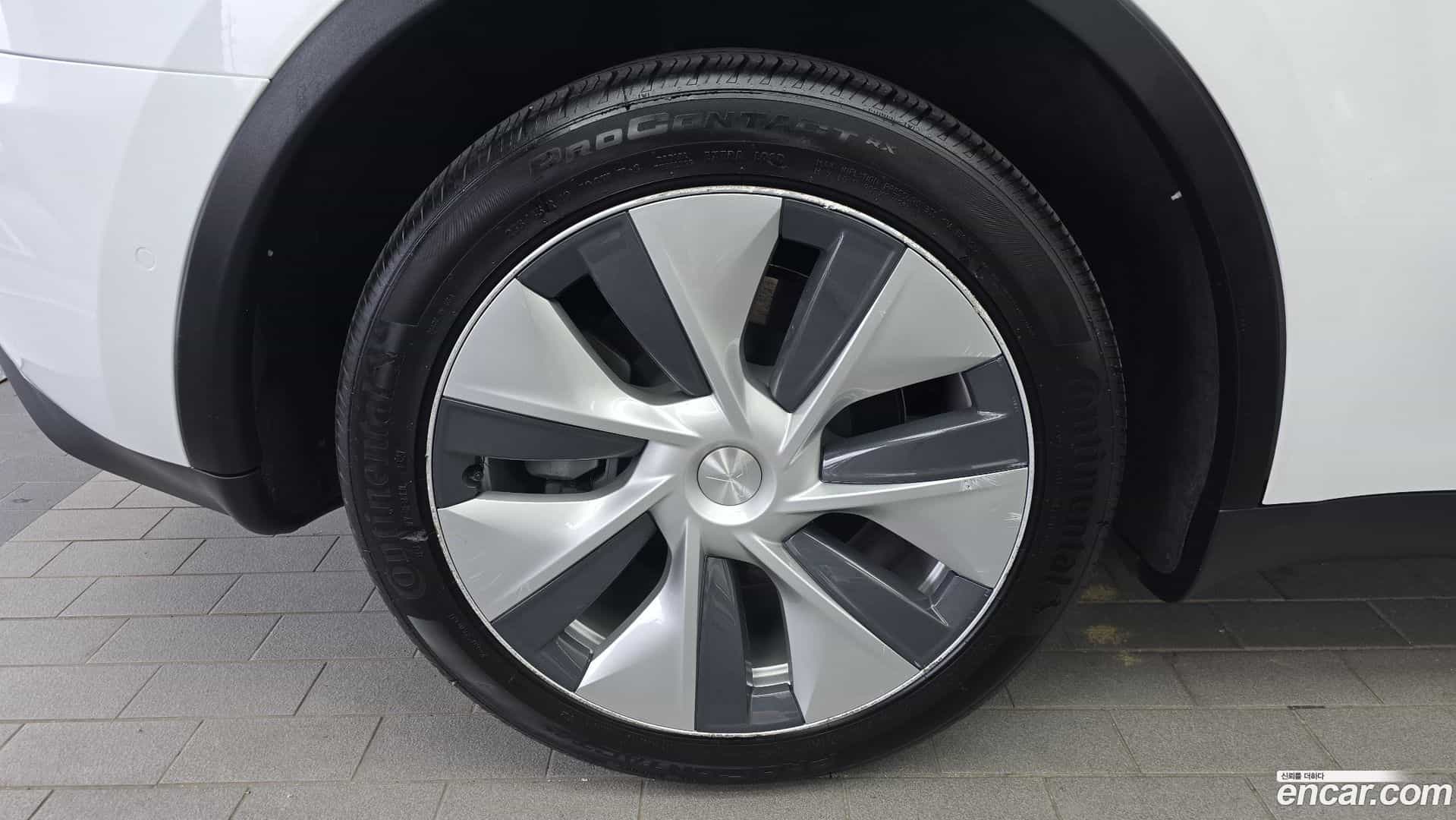 Model Y Tesla 2022.4-OUTER-005