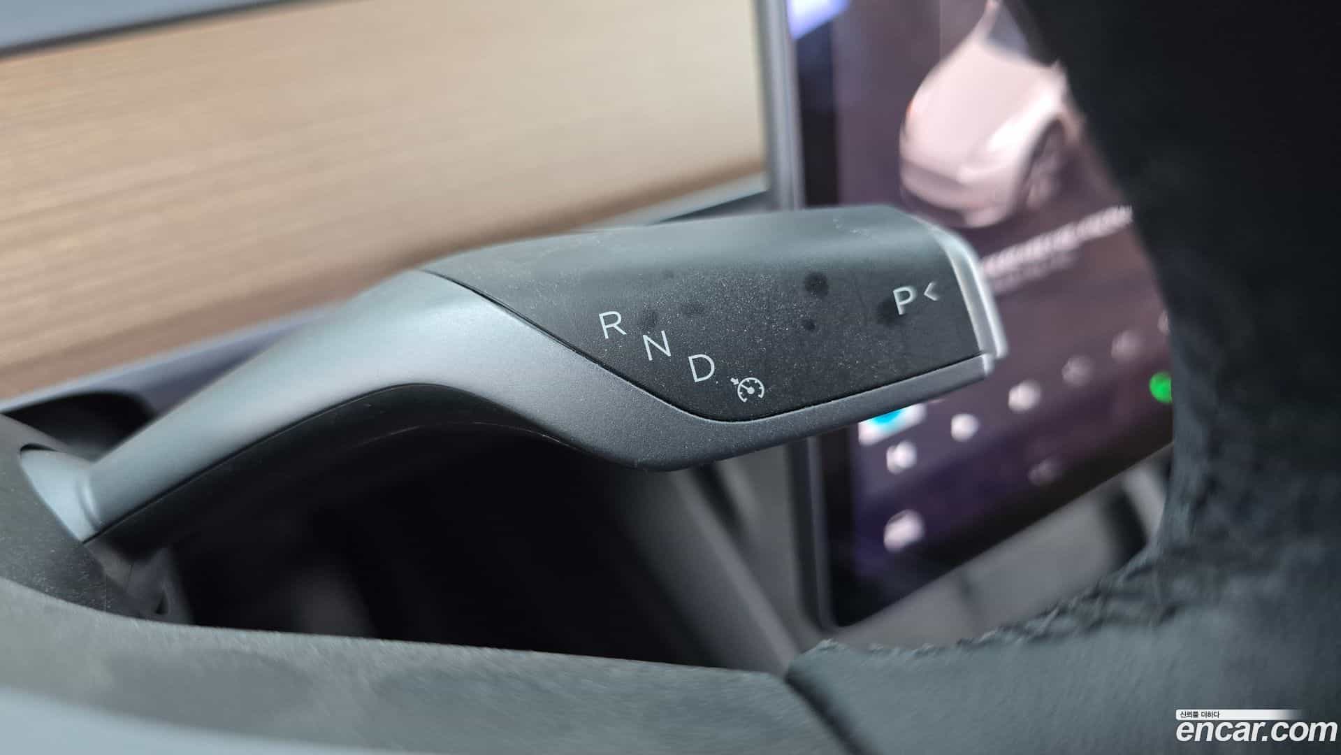 Model Y Tesla 2022.4-INNER-009