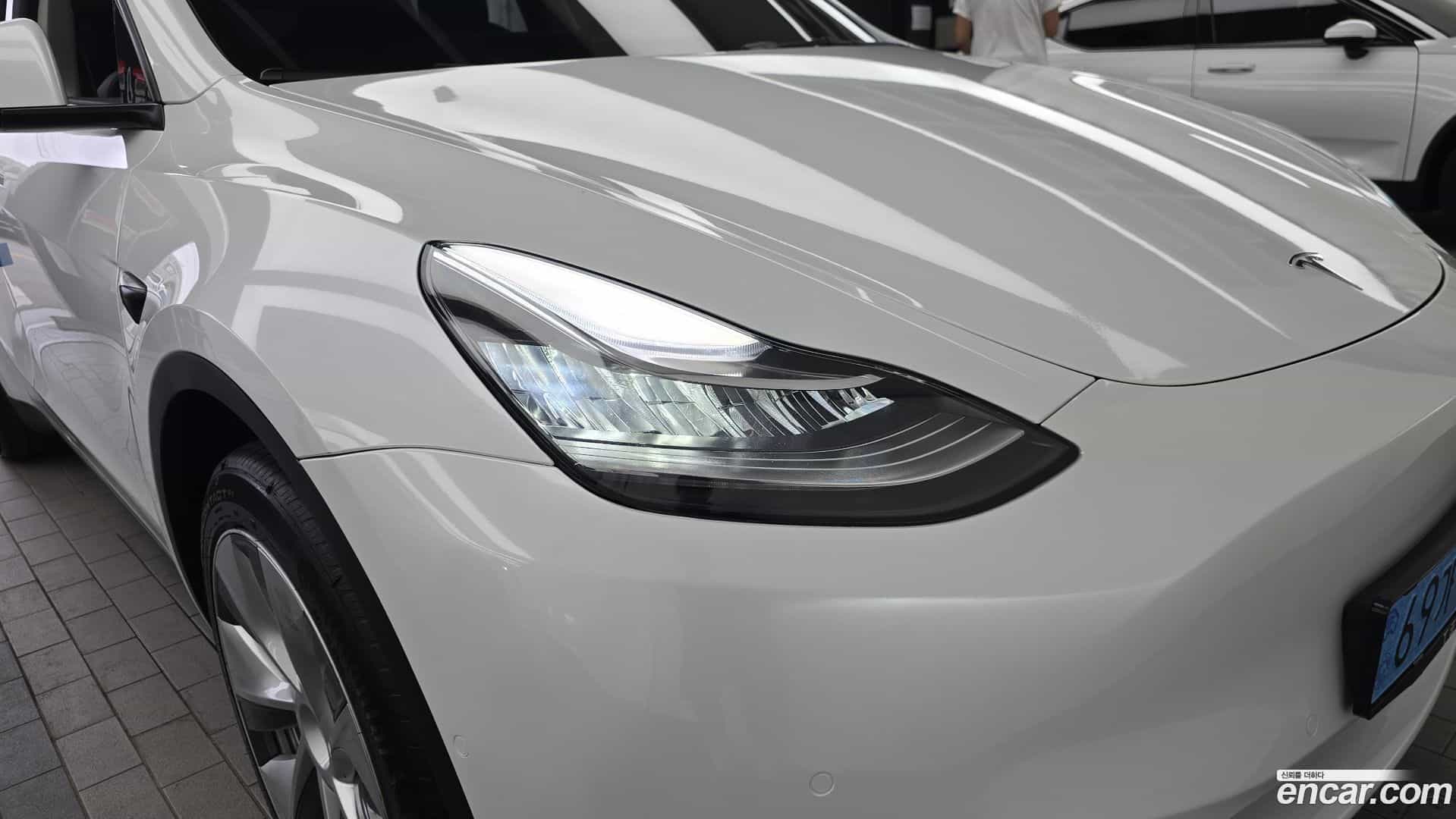 Model Y Tesla 2022.4-OUTER-032