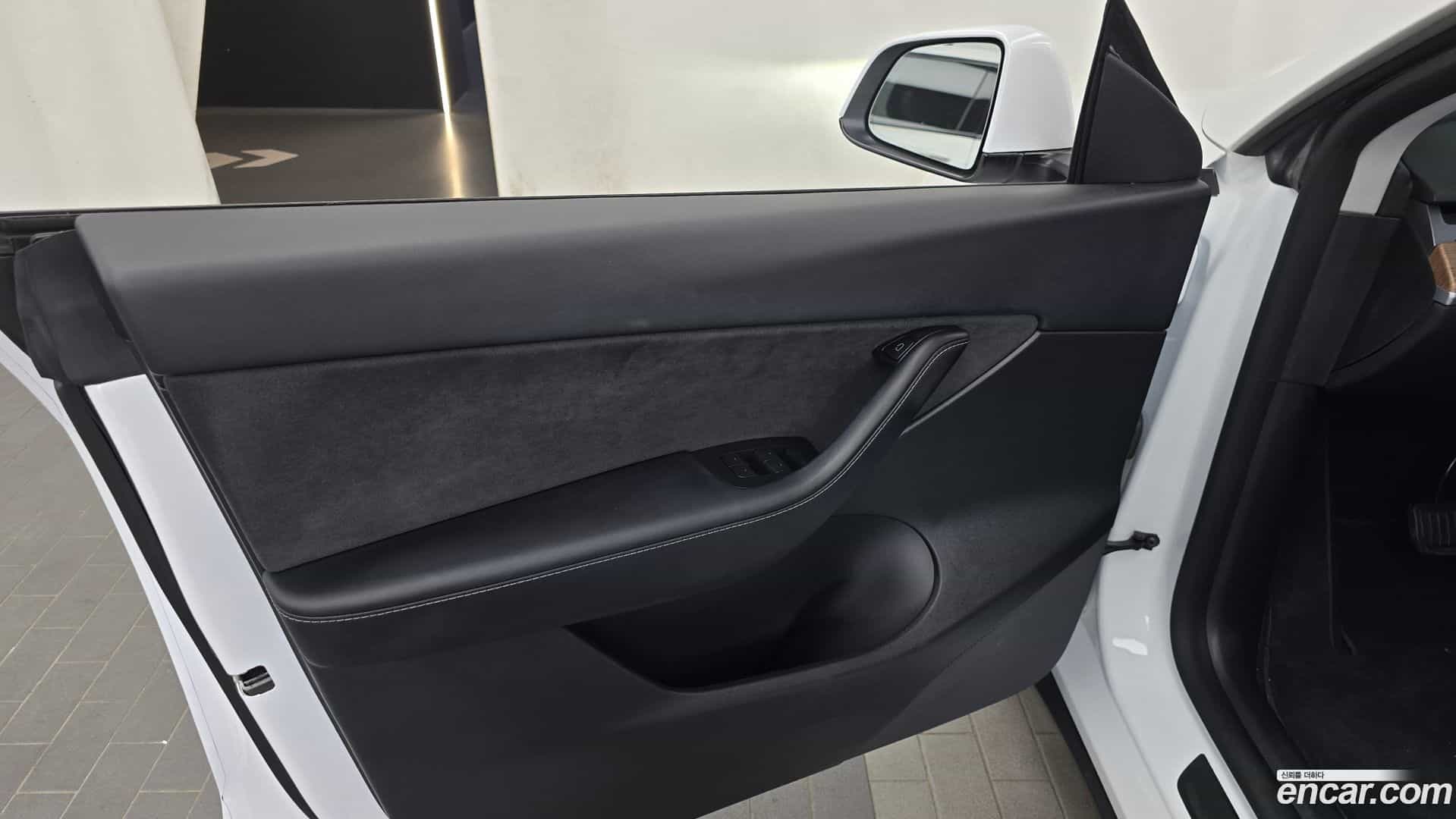 Model Y Tesla 2022.4-INNER-034