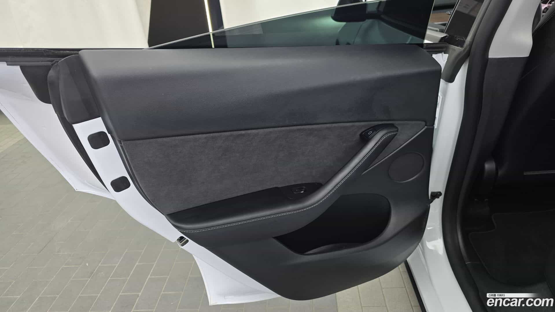 Model Y Tesla 2022.4-INNER-035