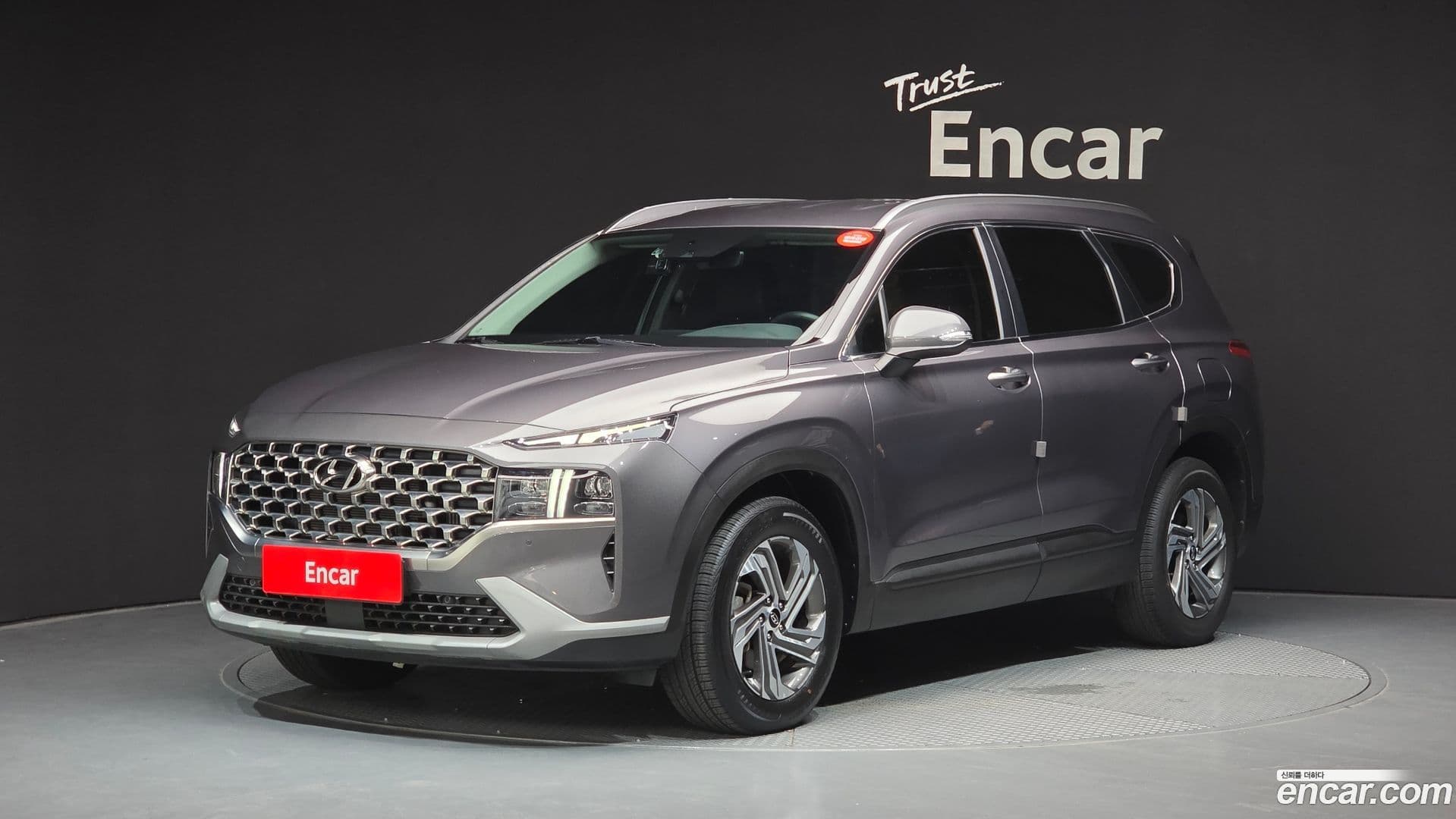Main__Slider__Photo:Santafe Hyundai 2022.8-0