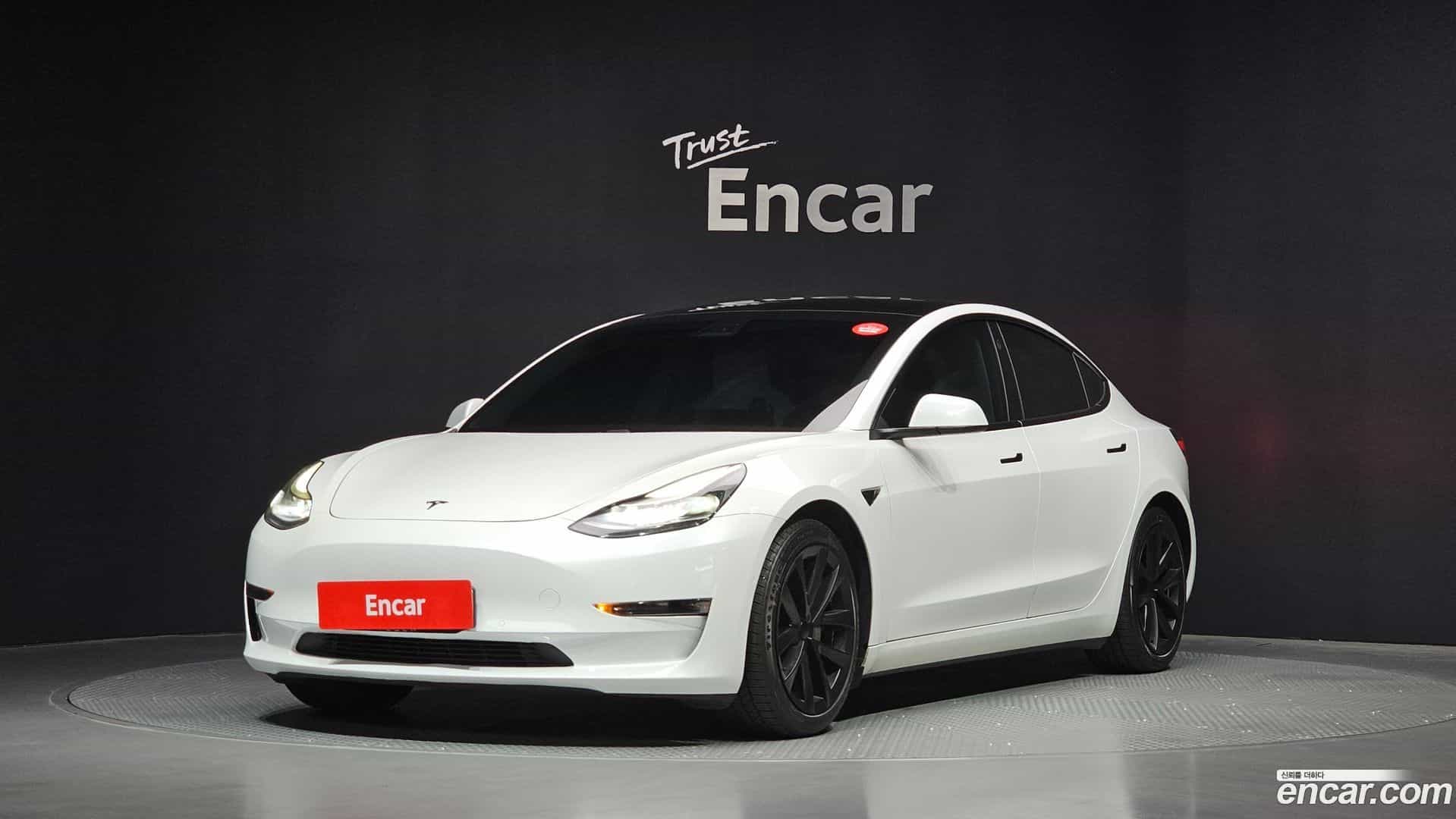 Model 3 Tesla 2021.2-OUTER-001