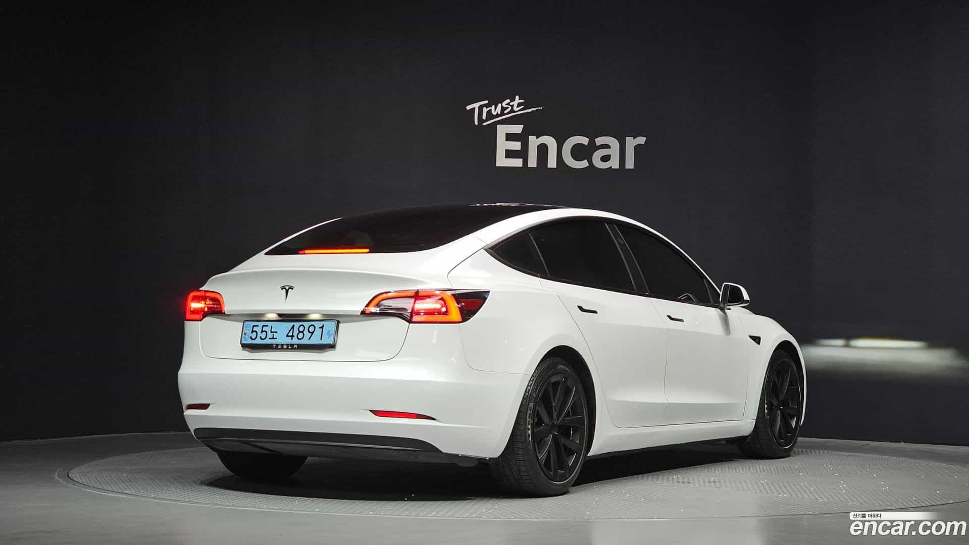 Model 3 Tesla 2021.2-OUTER-002