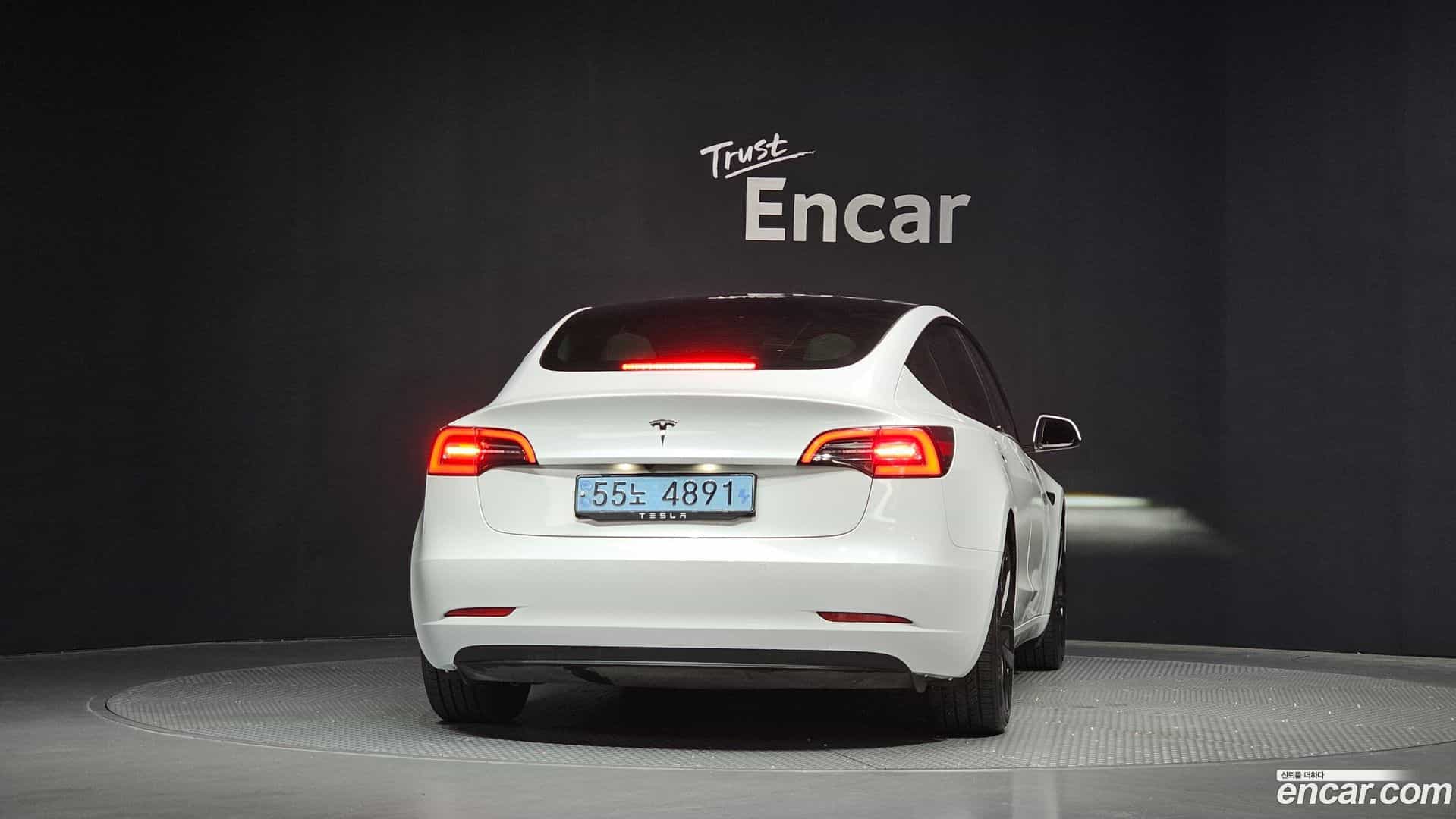Model 3 Tesla 2021.2-OUTER-004