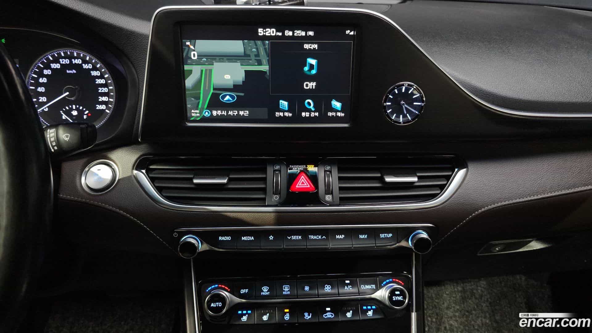 Grandeur Hyundai 2019.3-OPTION-018