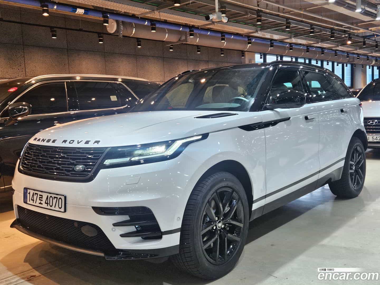 Range Rover Velar Land Rover 2026.2-OUTER-001