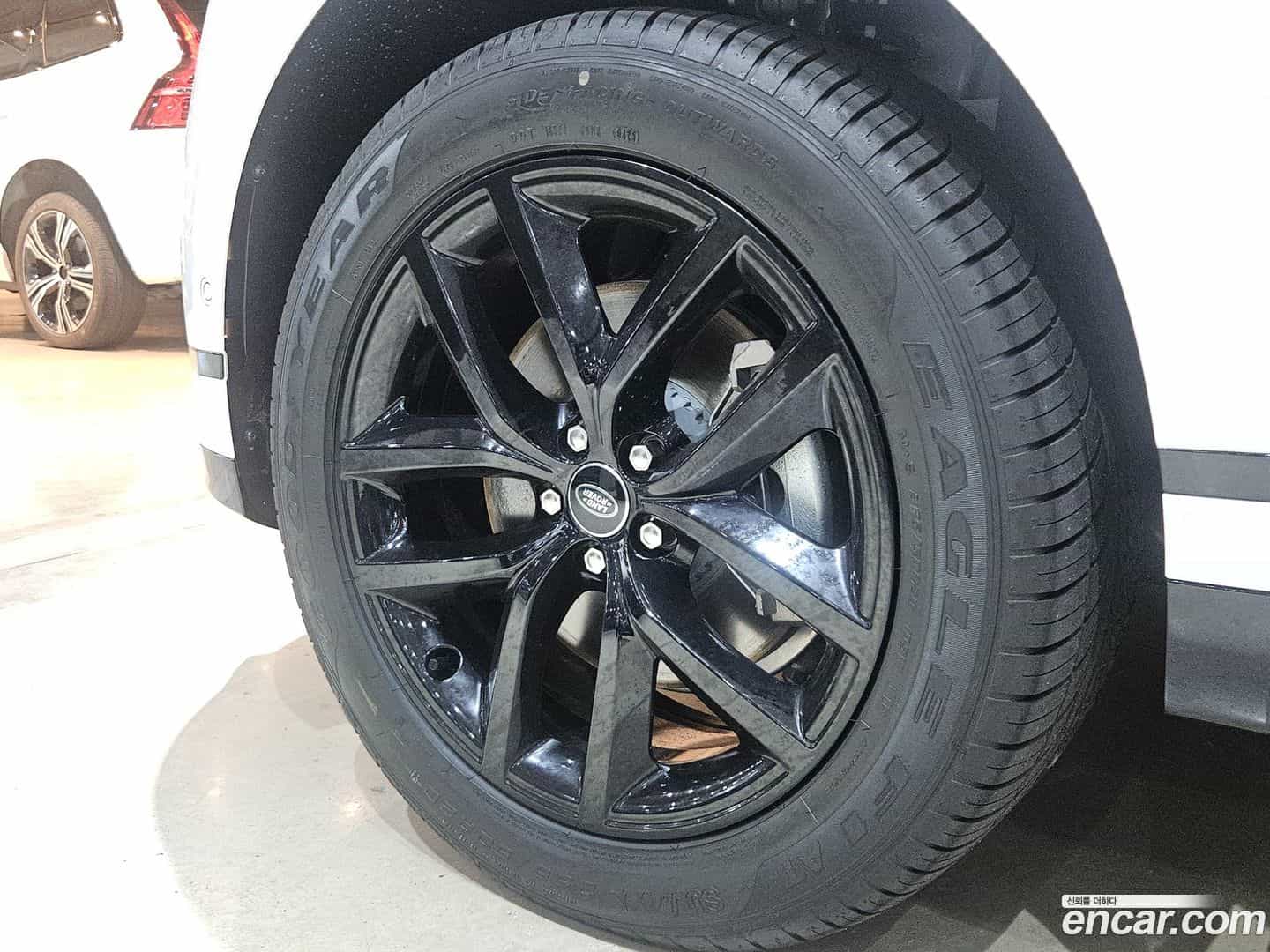 Range Rover Velar Land Rover 2026.2-OUTER-005