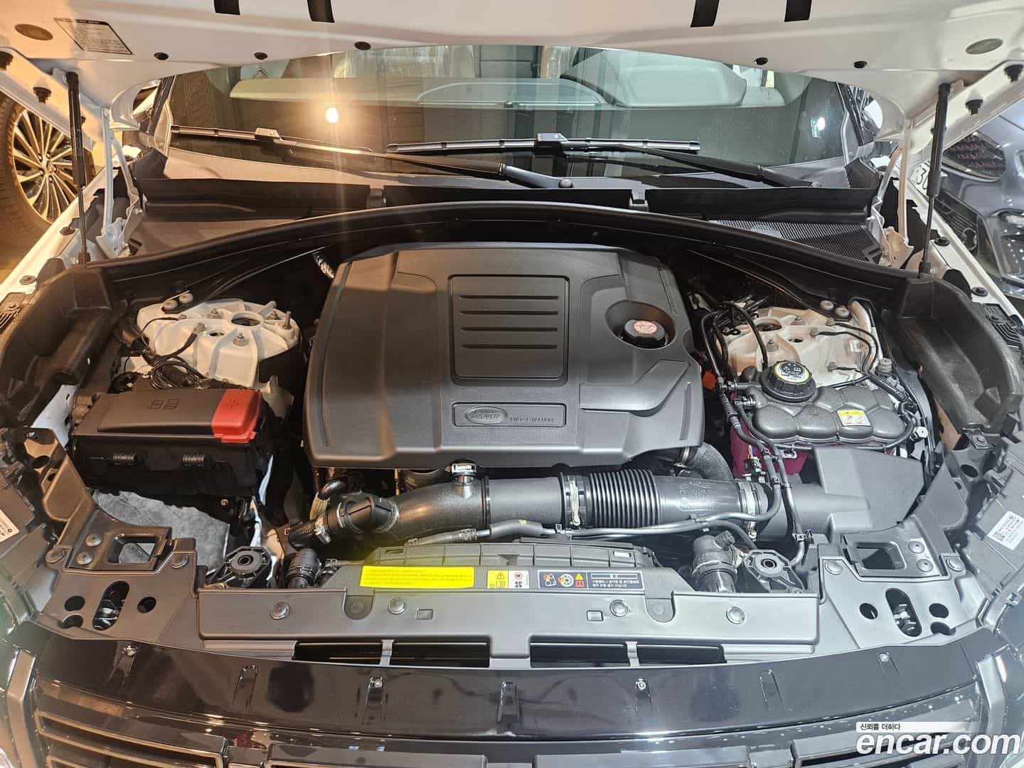 Range Rover Velar Land Rover 2026.2-OUTER-006