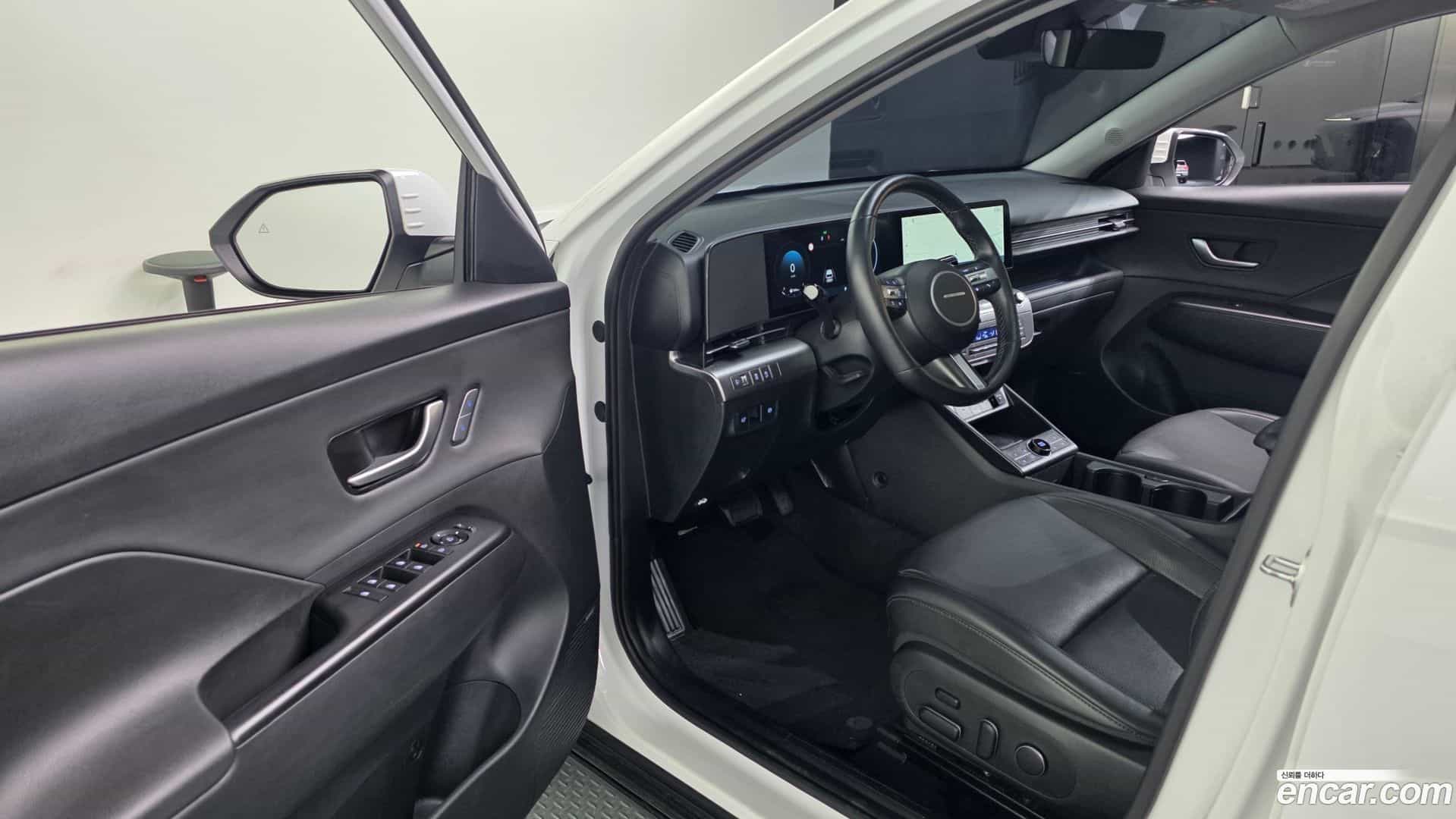 Kona Hyundai 2023.2-INNER-010