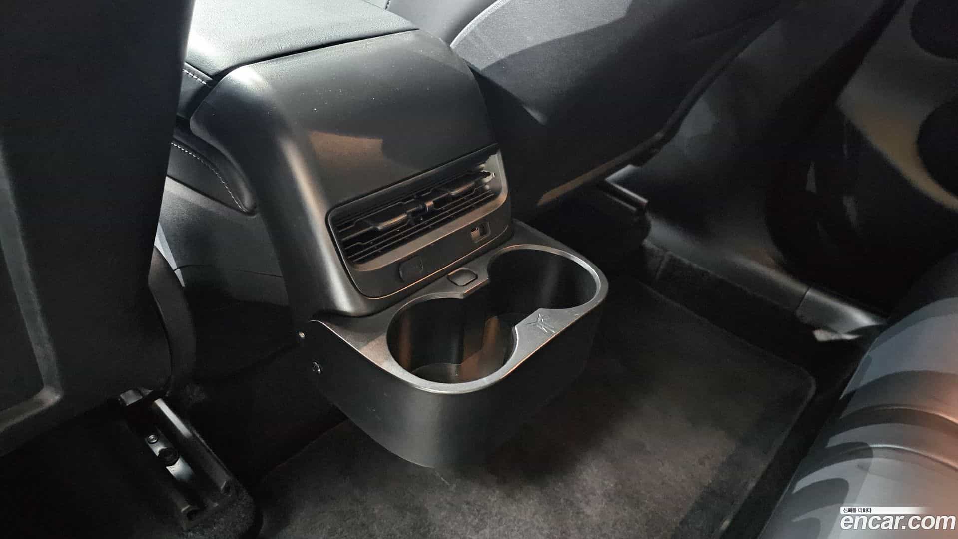 Model Y Tesla 2021.4-OPTION-046