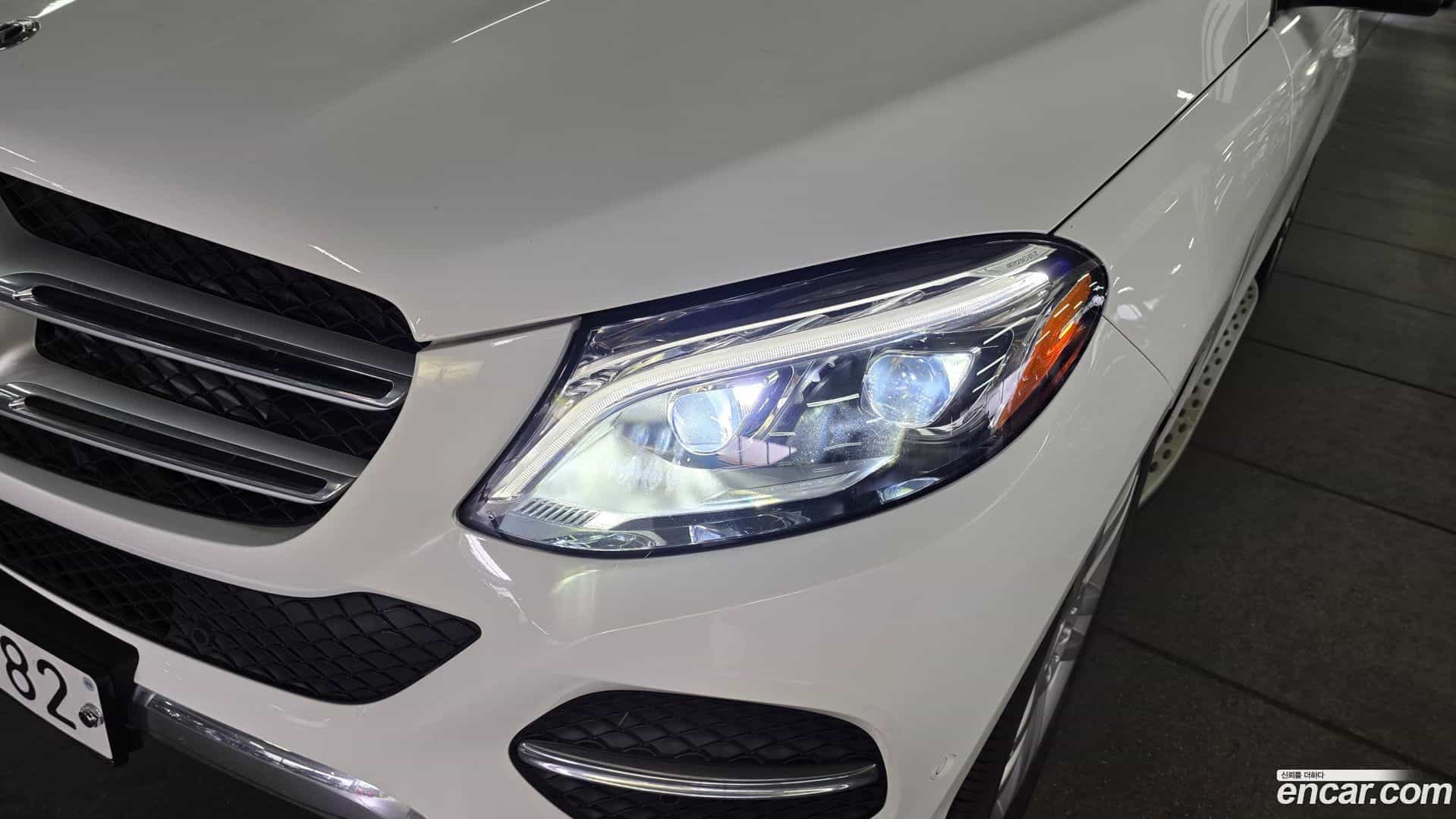 GLE-Class Mercedes-Benz 2018.7-OPTION-022