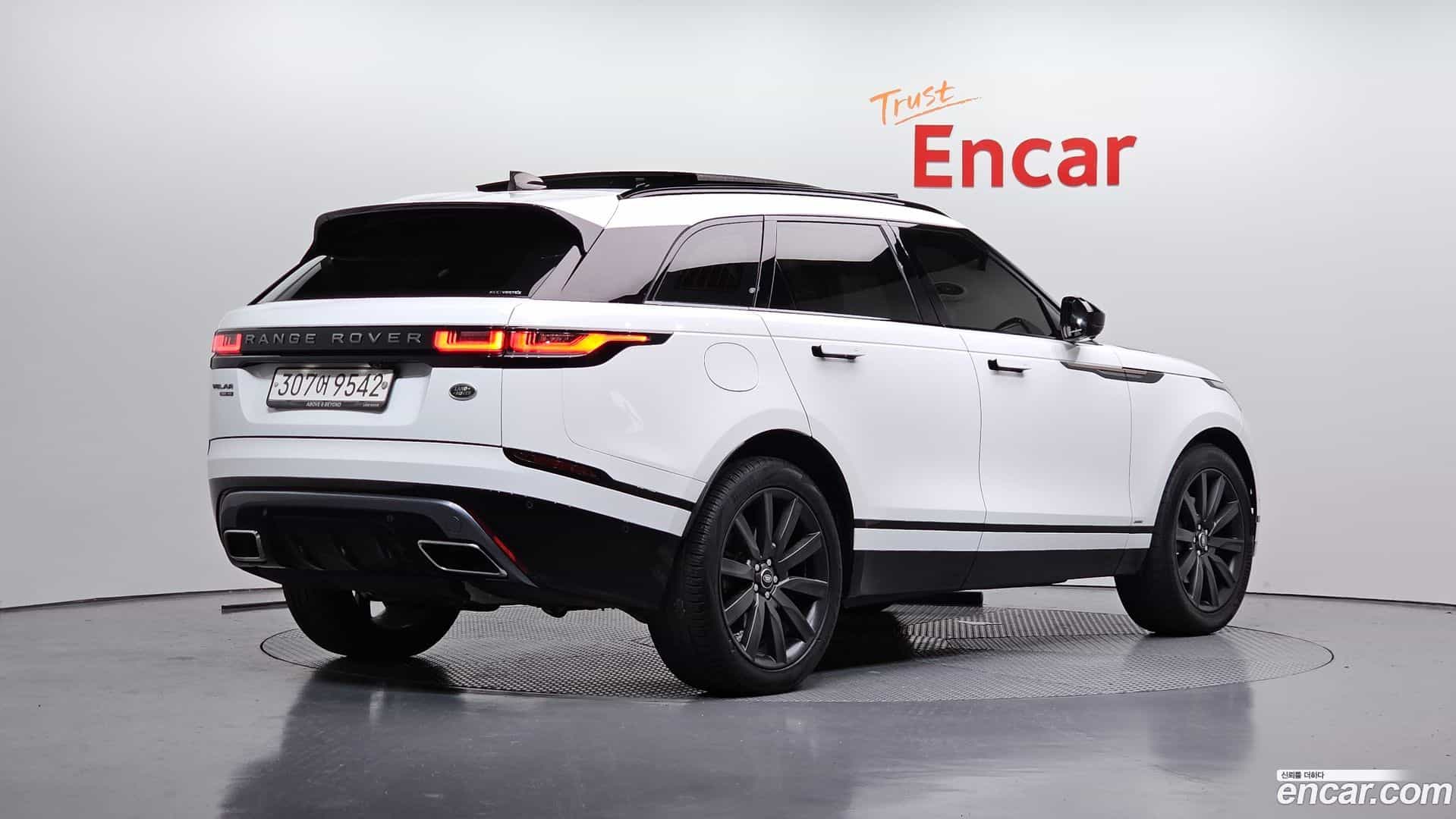 Range Rover Velar Land Rover 2019.9-OUTER-002