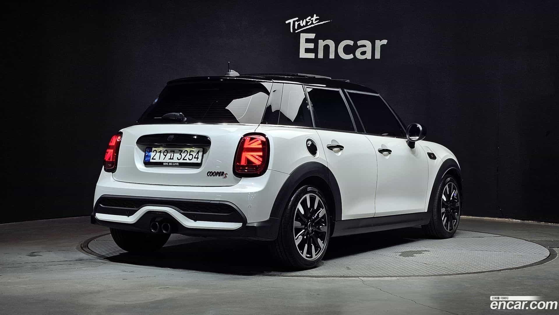 Cooper Mini 2023.1-OUTER-002