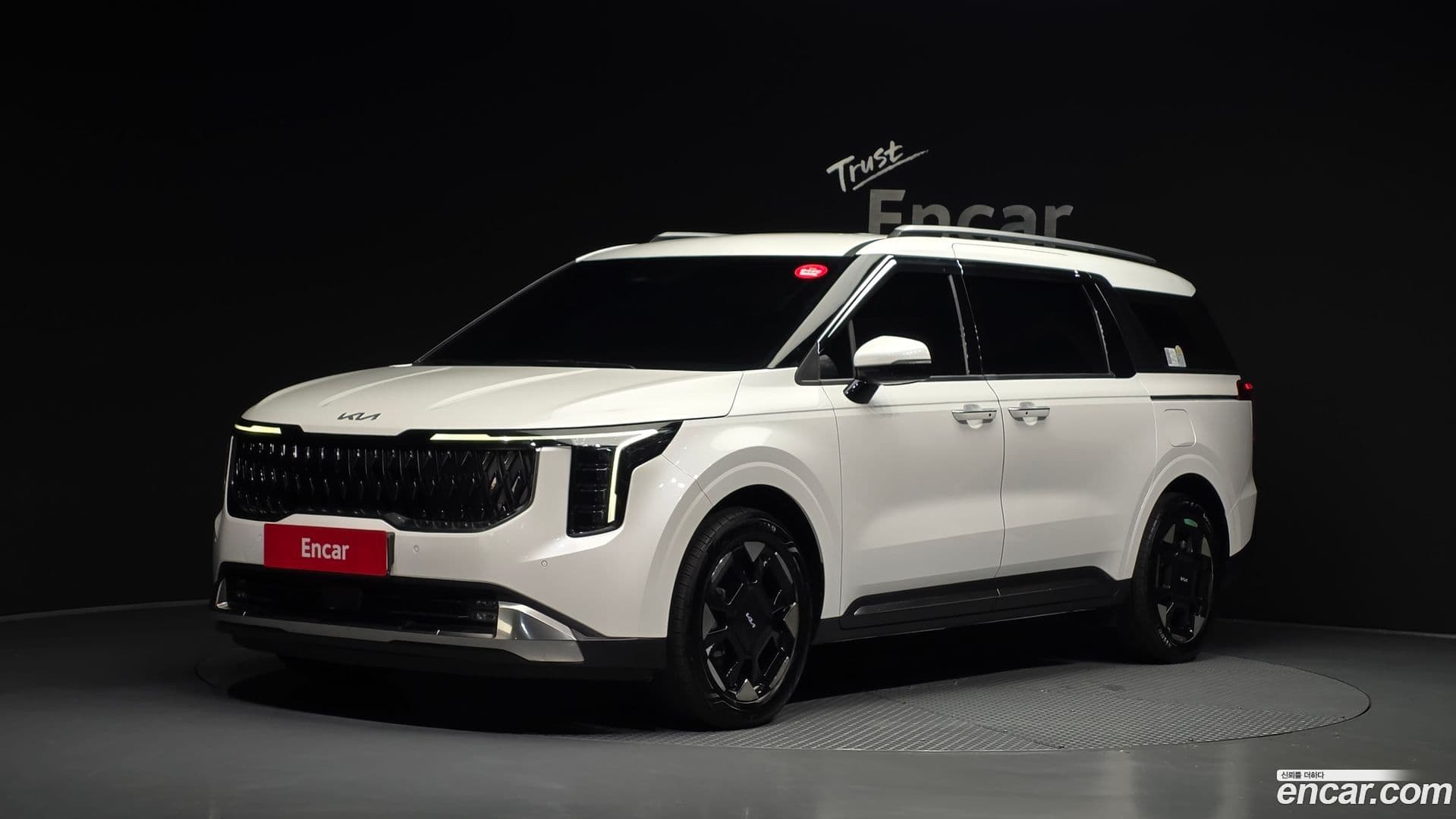 Main__Slider__Photo:Canival Kia 2024.5-0