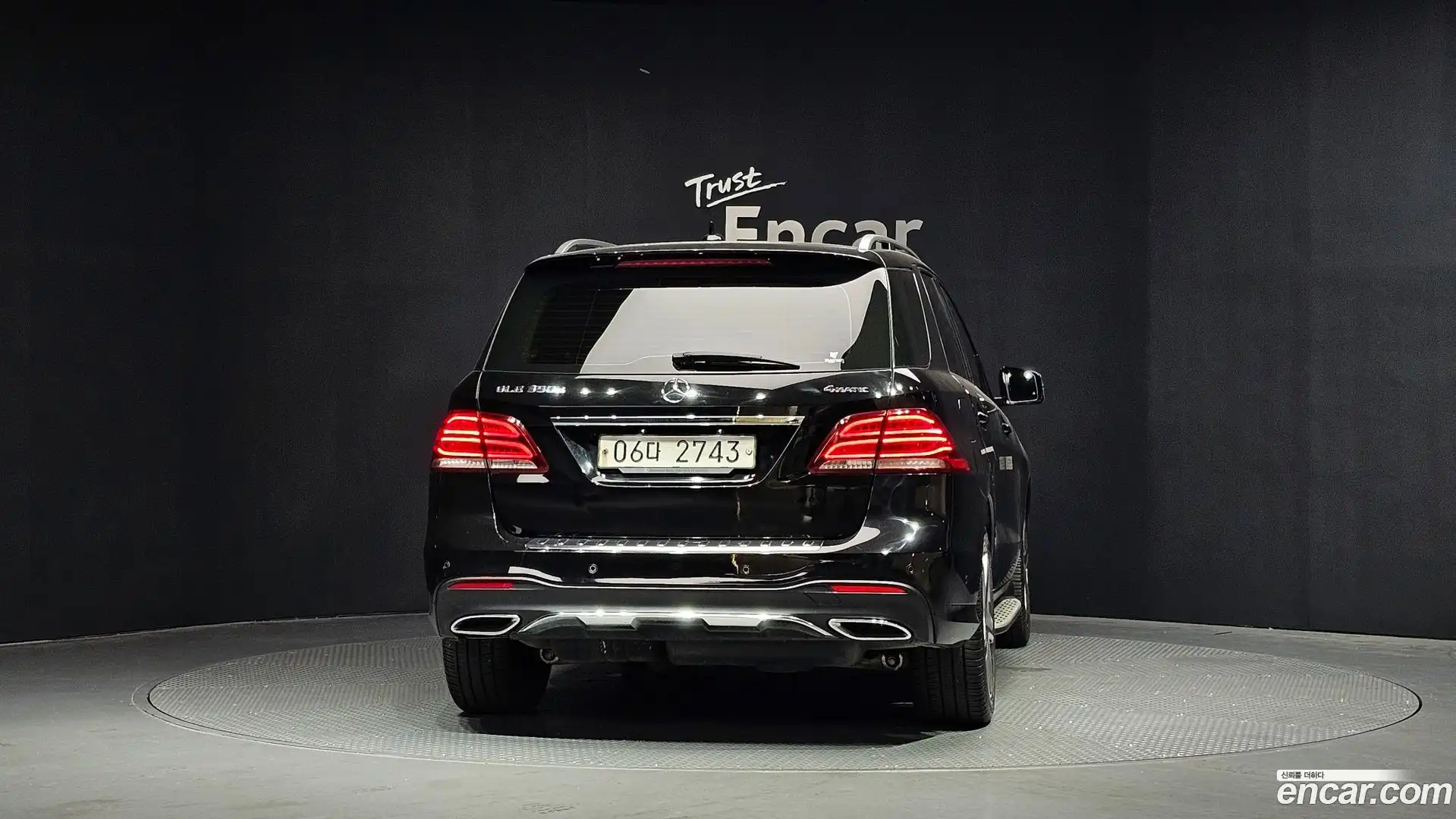 GLE-Class Mercedes-Benz 2018.8-OUTER-004