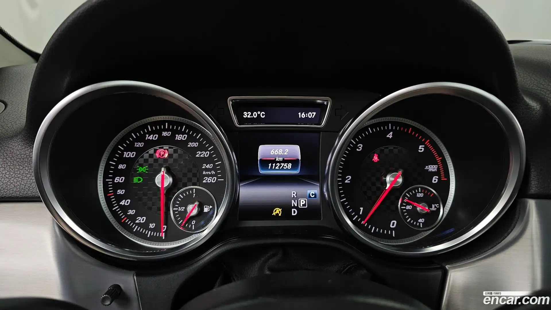 GLE-Class Mercedes-Benz 2018.8-INNER-008