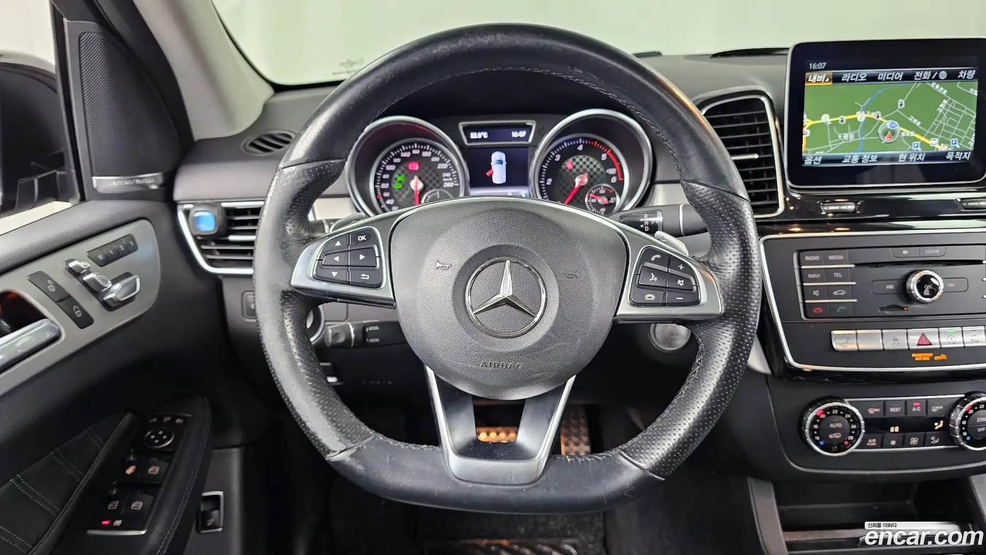 GLE-Class Mercedes-Benz 2018.8-OPTION-017
