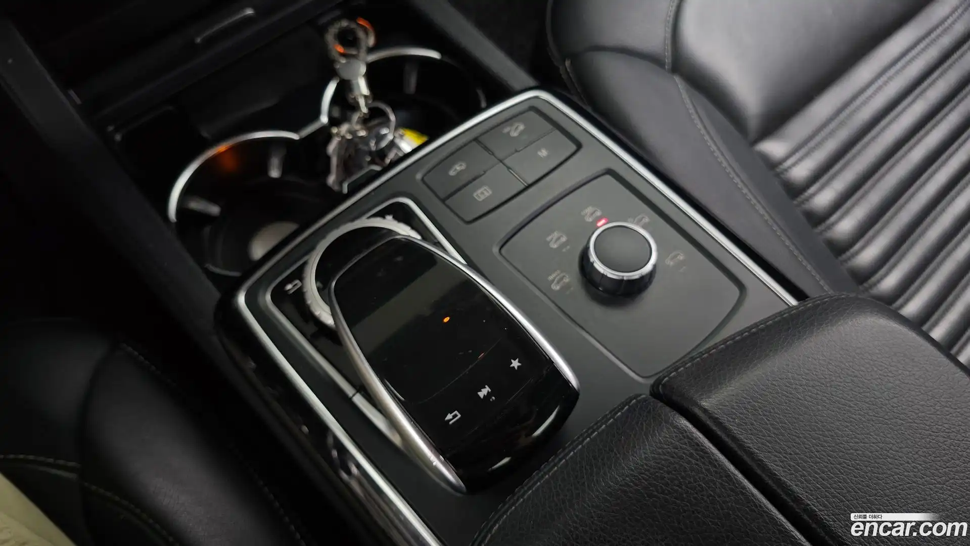 GLE-Class Mercedes-Benz 2018.8-OPTION-020