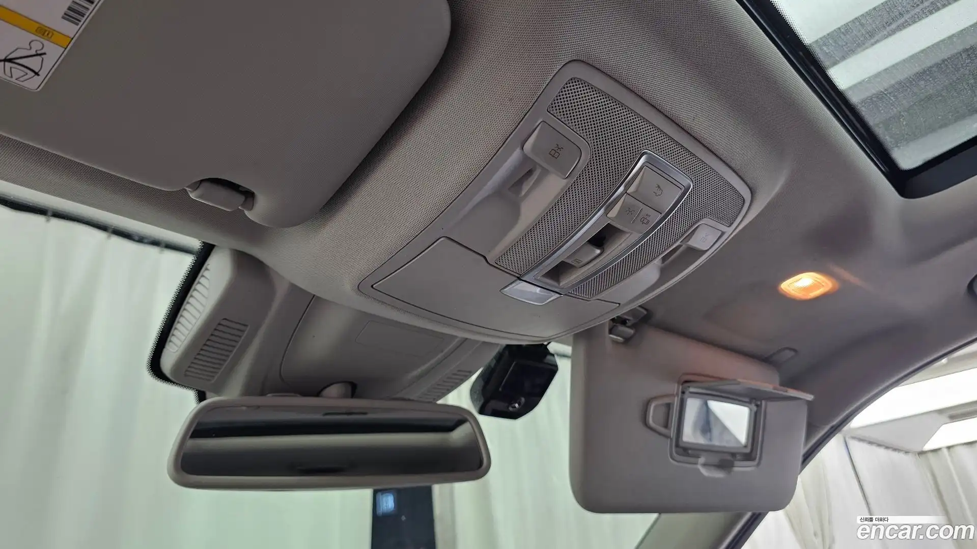 GLE-Class Mercedes-Benz 2018.8-OPTION-021