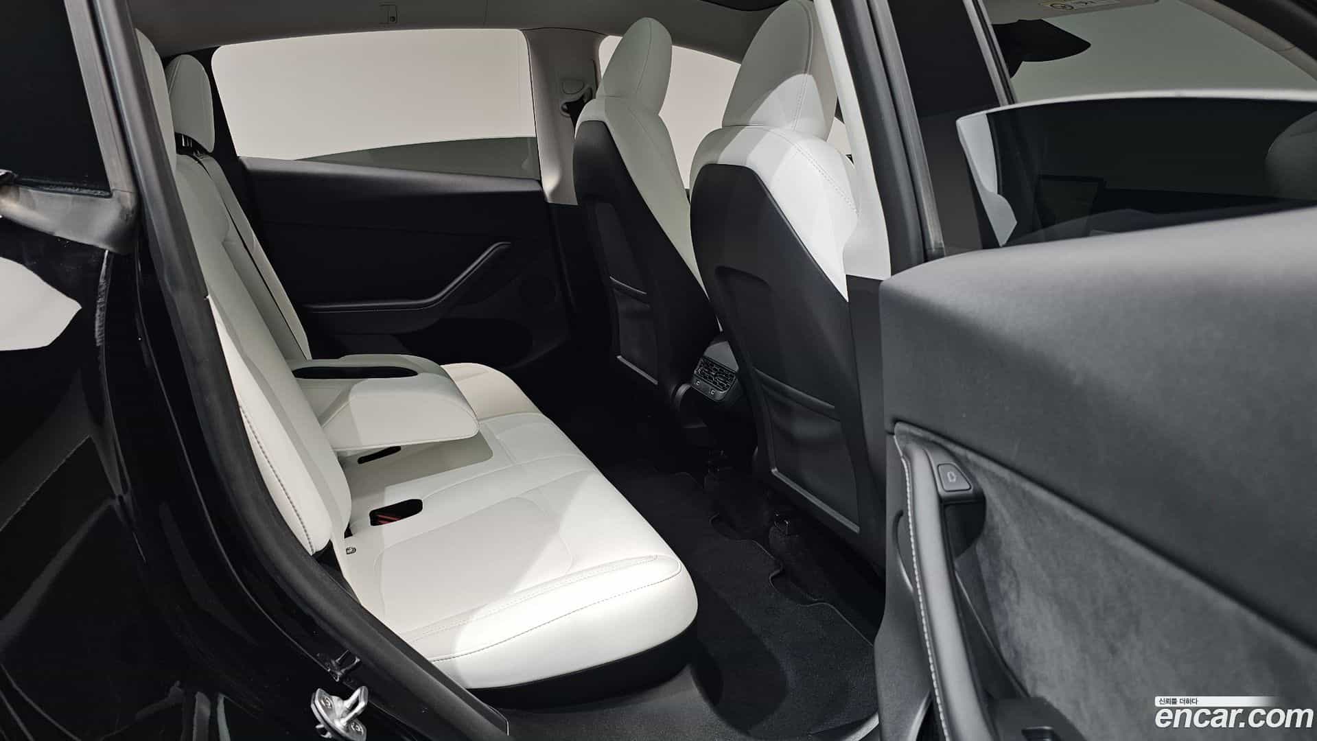 Model Y Tesla 2025.1-OPTION-015
