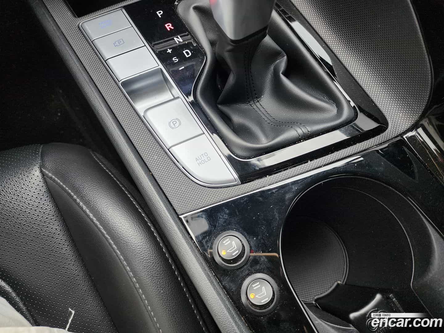 AVANTE Hyundai 2021.11-OPTION-018