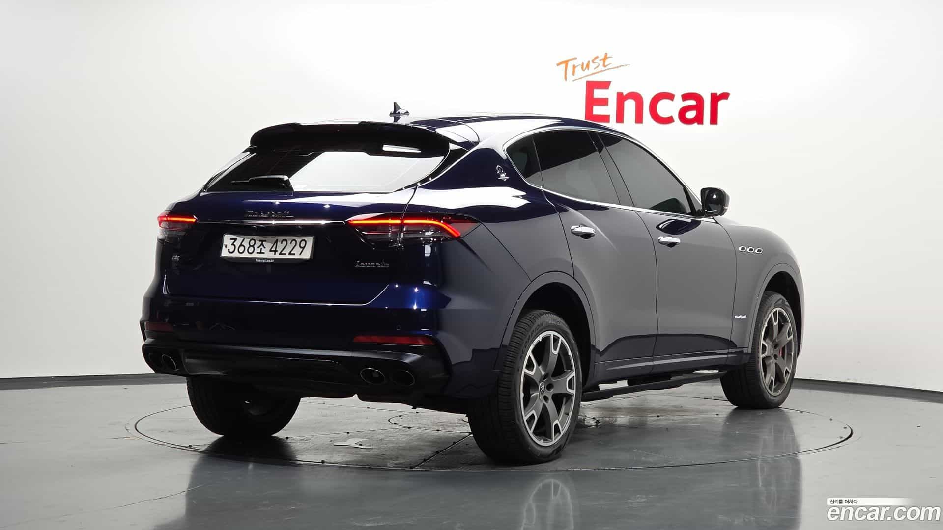 Levante Maserati 2020.11-OUTER-002