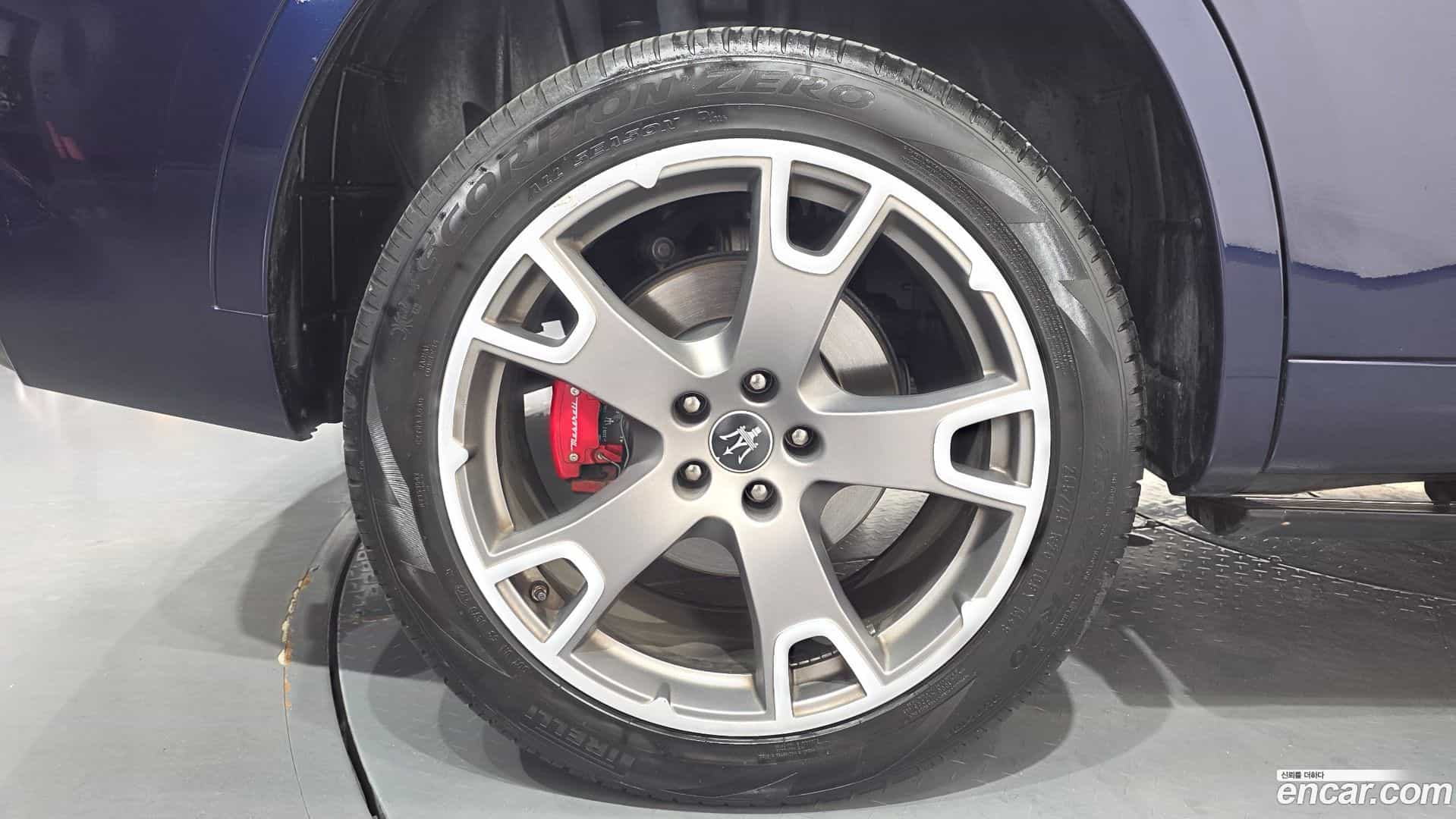 Levante Maserati 2020.11-OUTER-005