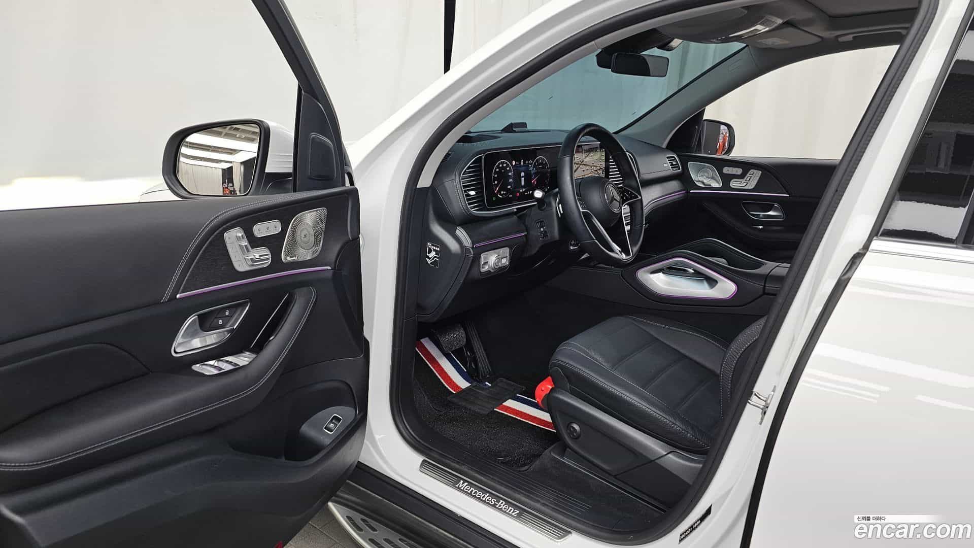 GLE-Class Mercedes-Benz 2025.2-INNER-010