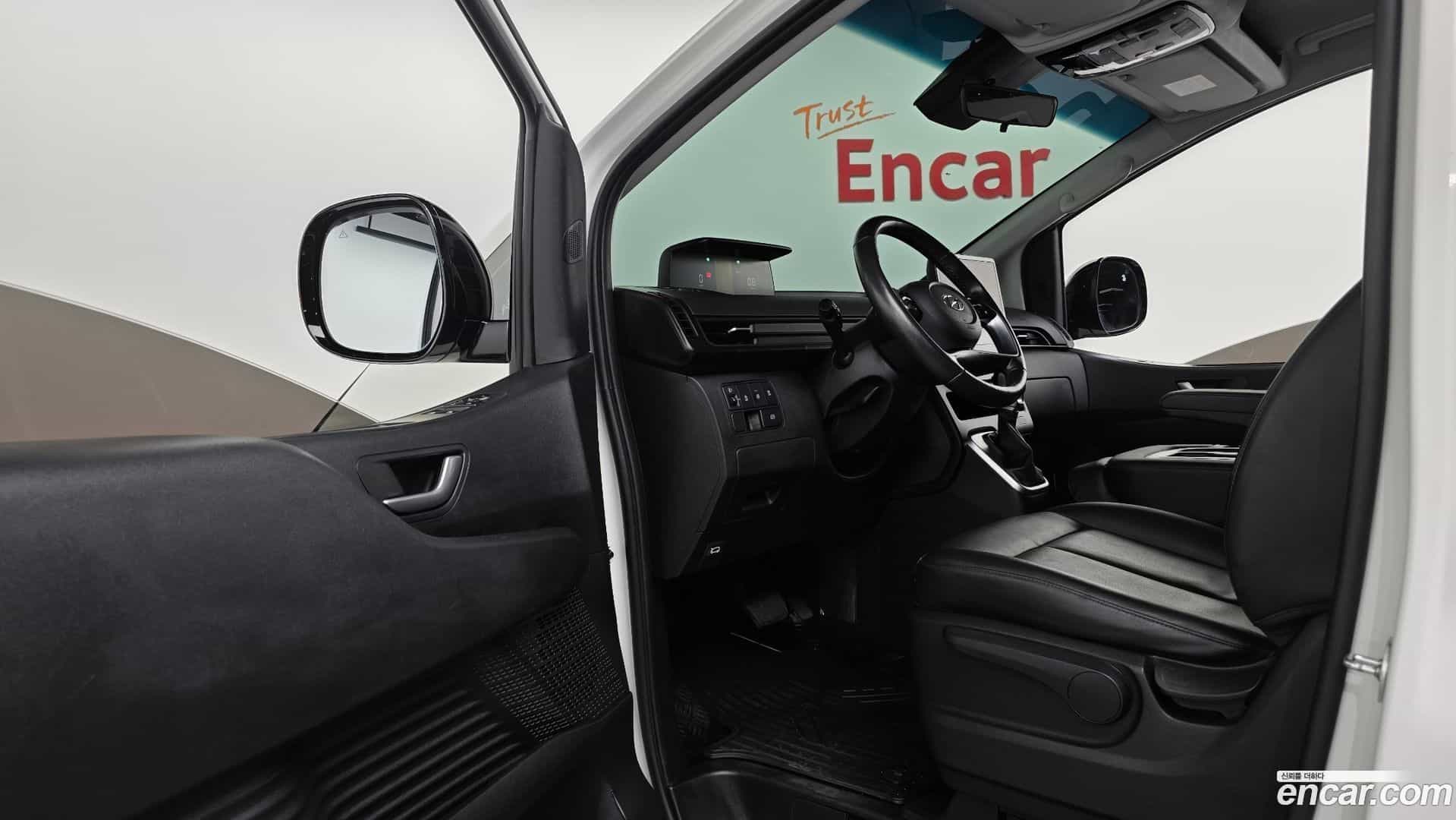 Staria Hyundai 2023.10-INNER-036