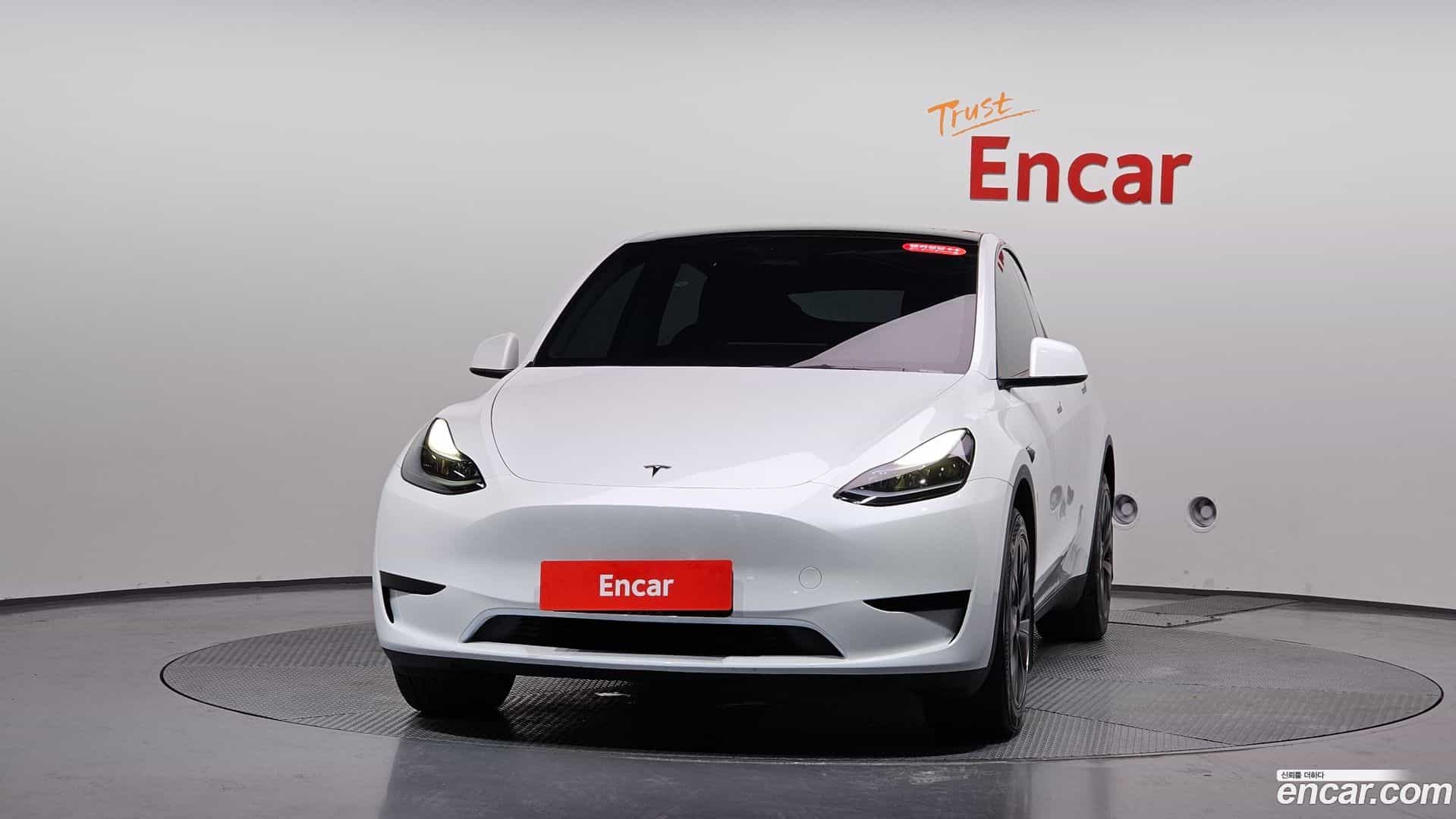 Model Y Tesla 2024.7-OUTER-003